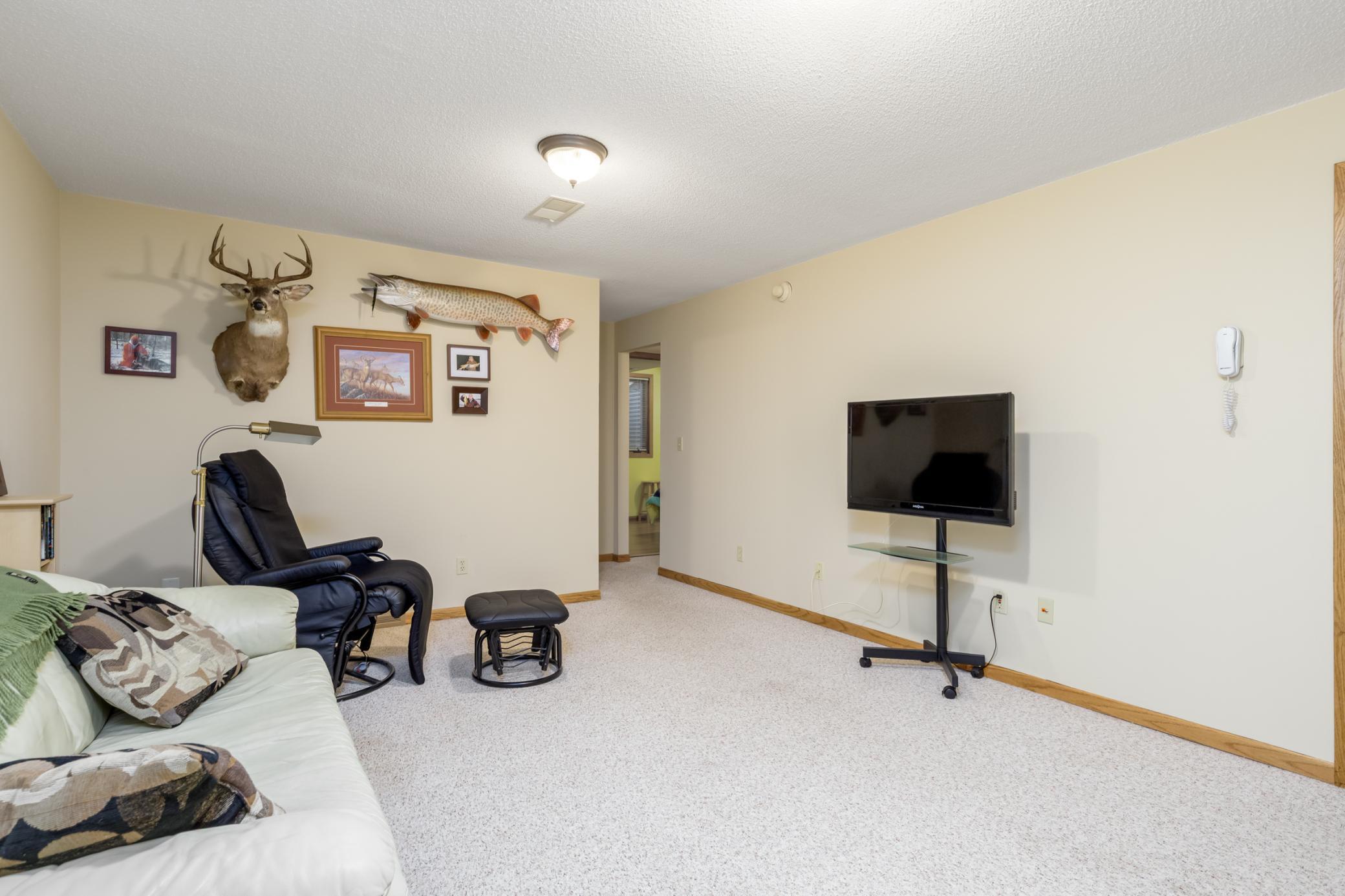 1990 single family home for sale at 6065 Highland Scenic Road in Baxter, MN — 4 bed, 3 bath (photo 13 of 35)