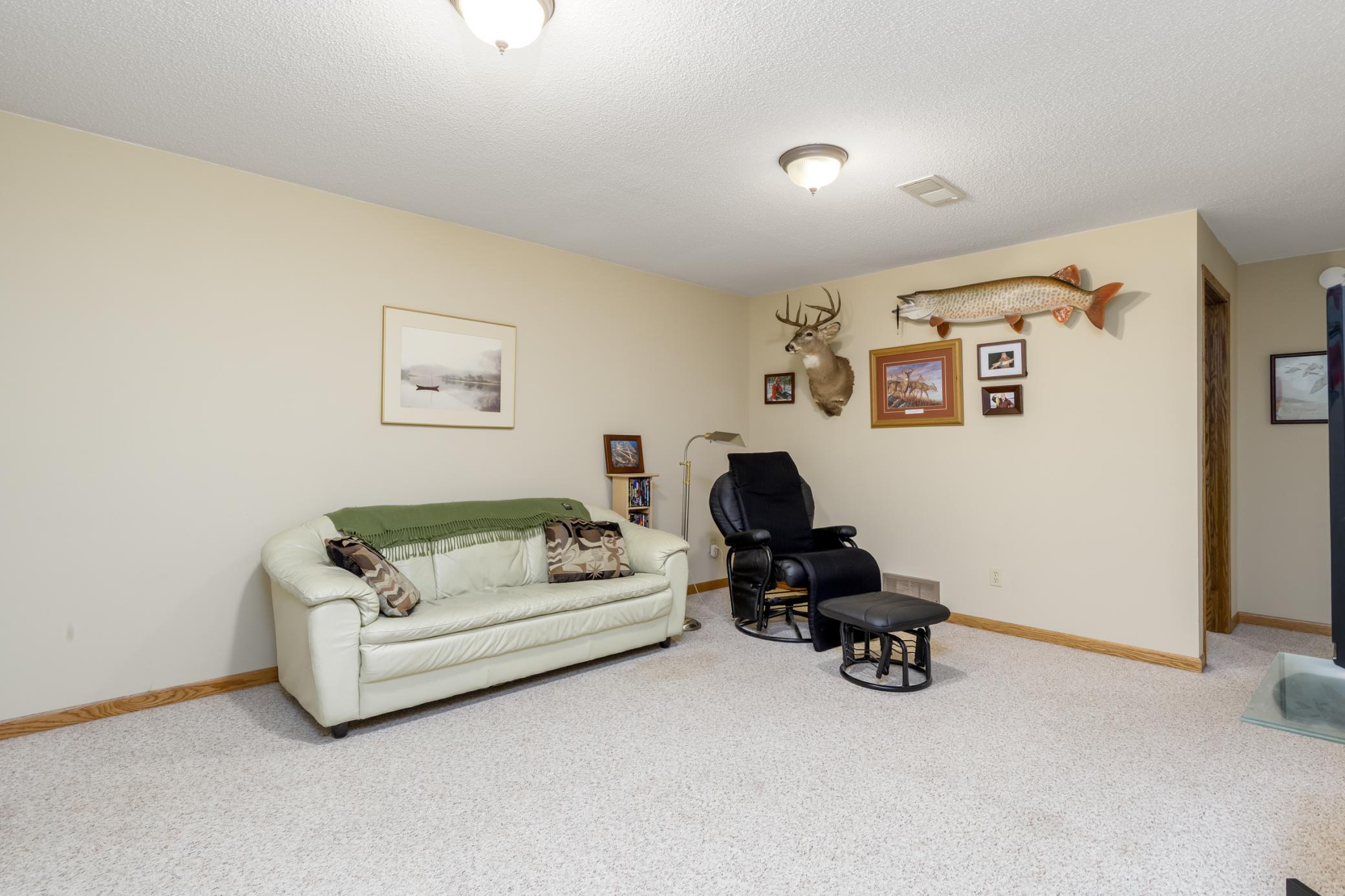 1990 single family home for sale at 6065 Highland Scenic Road in Baxter, MN — 4 bed, 3 bath (photo 14 of 35)