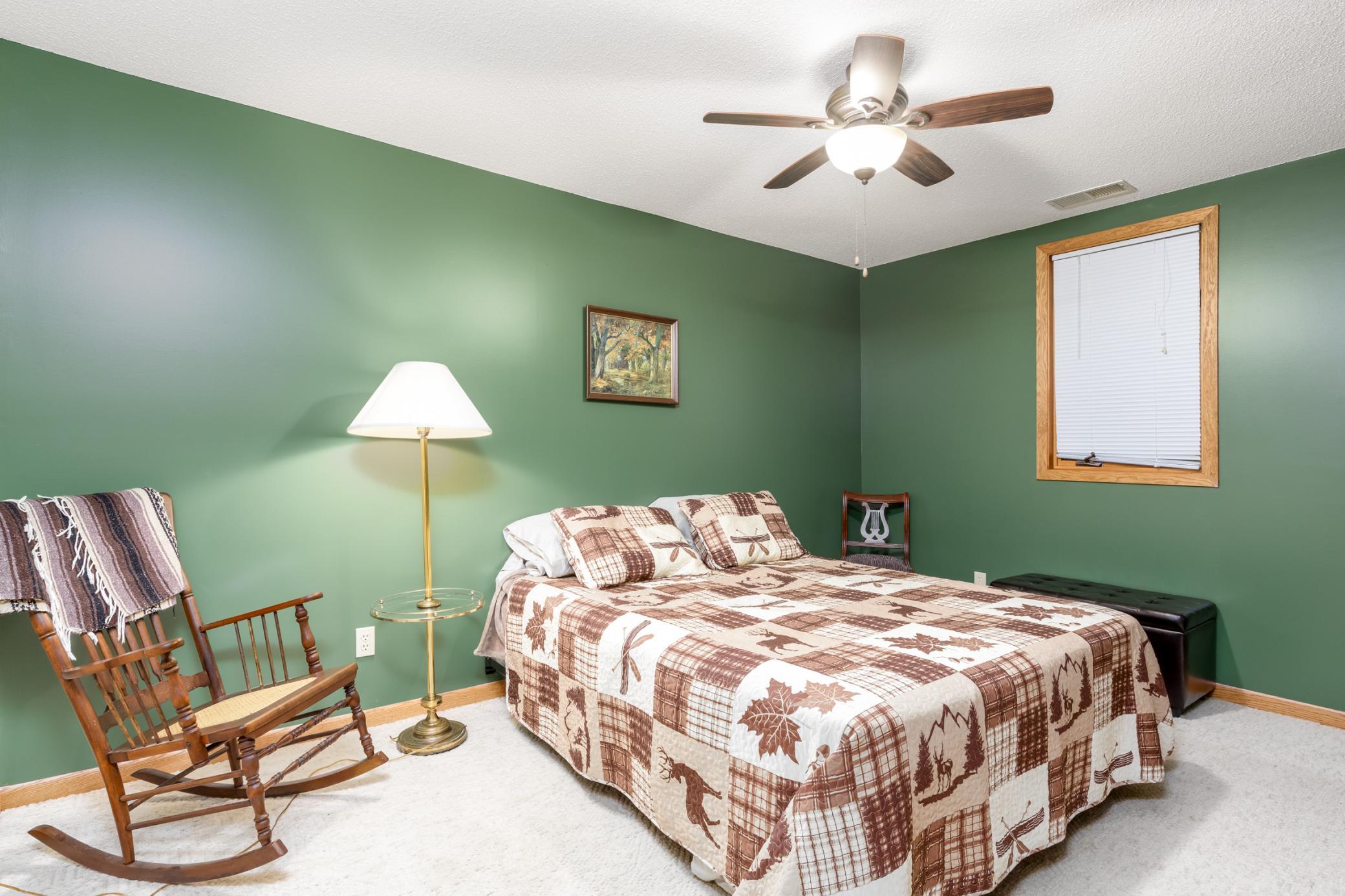 1990 single family home for sale at 6065 Highland Scenic Road in Baxter, MN — 4 bed, 3 bath (photo 15 of 35)