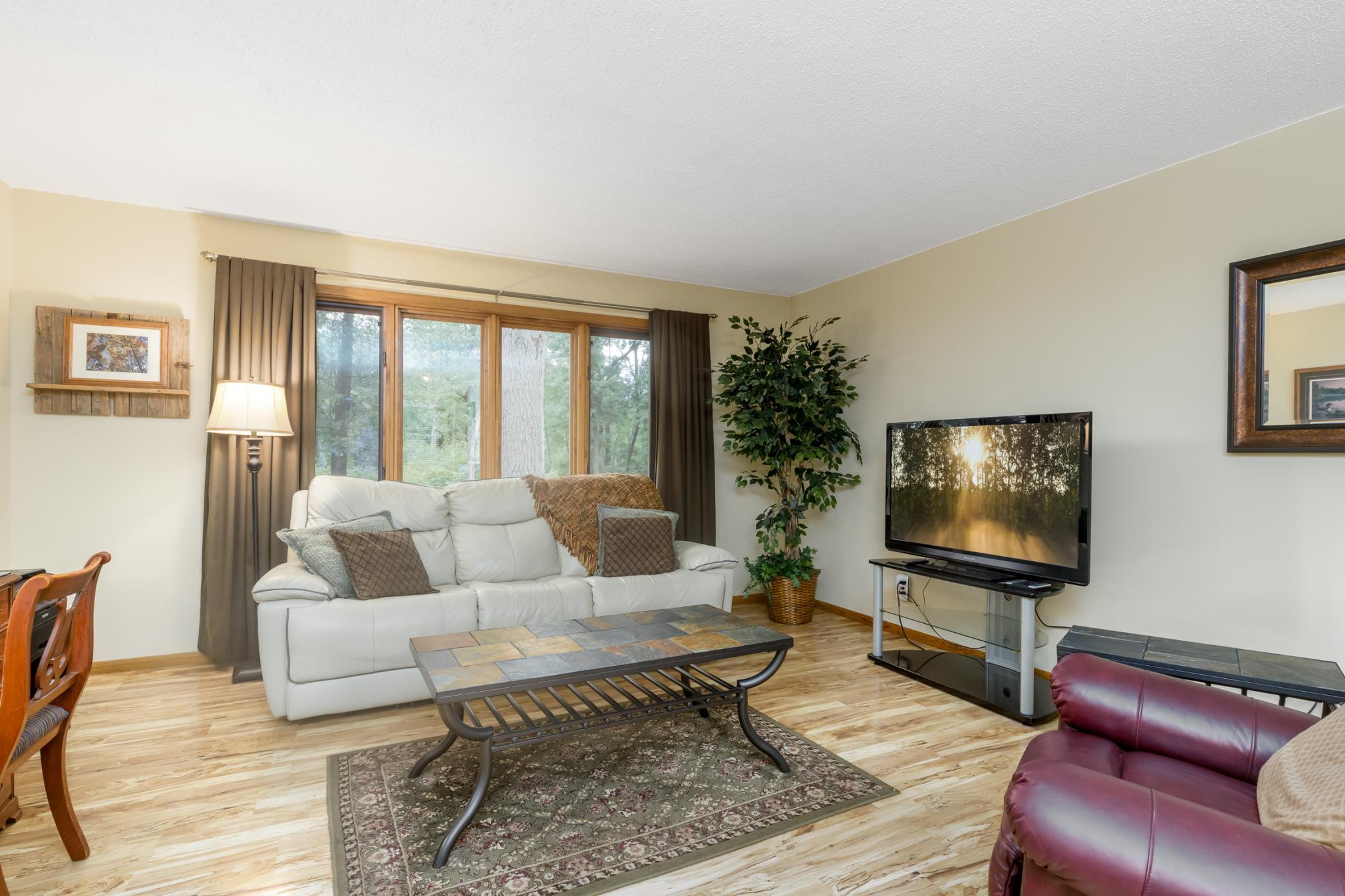 1990 single family home for sale at 6065 Highland Scenic Road in Baxter, MN — 4 bed, 3 bath (photo 6 of 35)