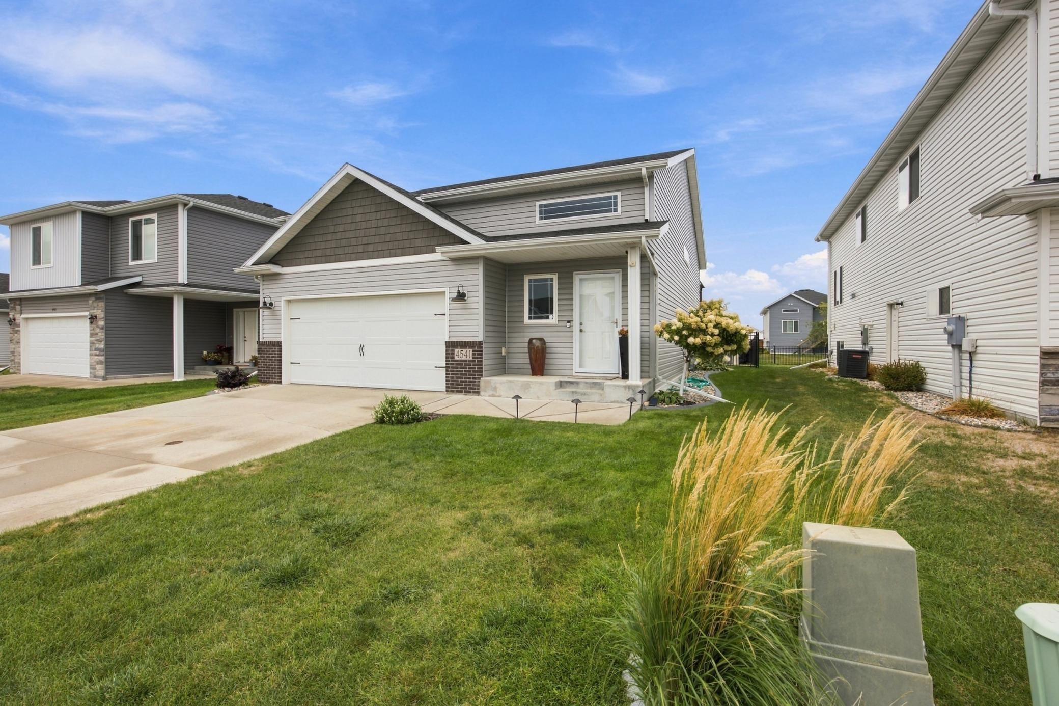 2018 single family home for sale at 4541 13th Street S in Moorhead, MN — 3 bed, 2 bath (photo 2 of 32)