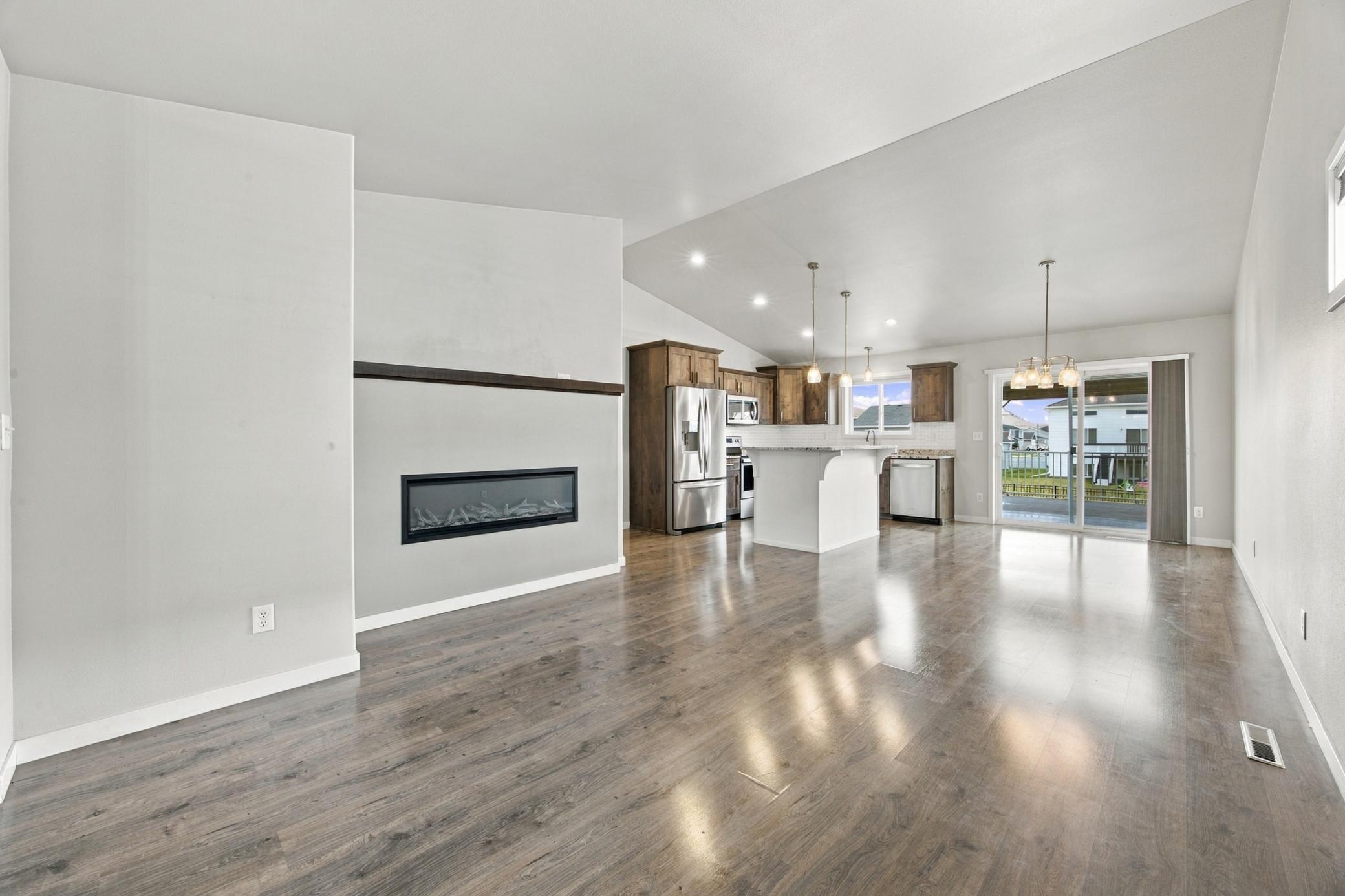 2018 single family home for sale at 4541 13th Street S in Moorhead, MN — 3 bed, 2 bath (photo 7 of 32)