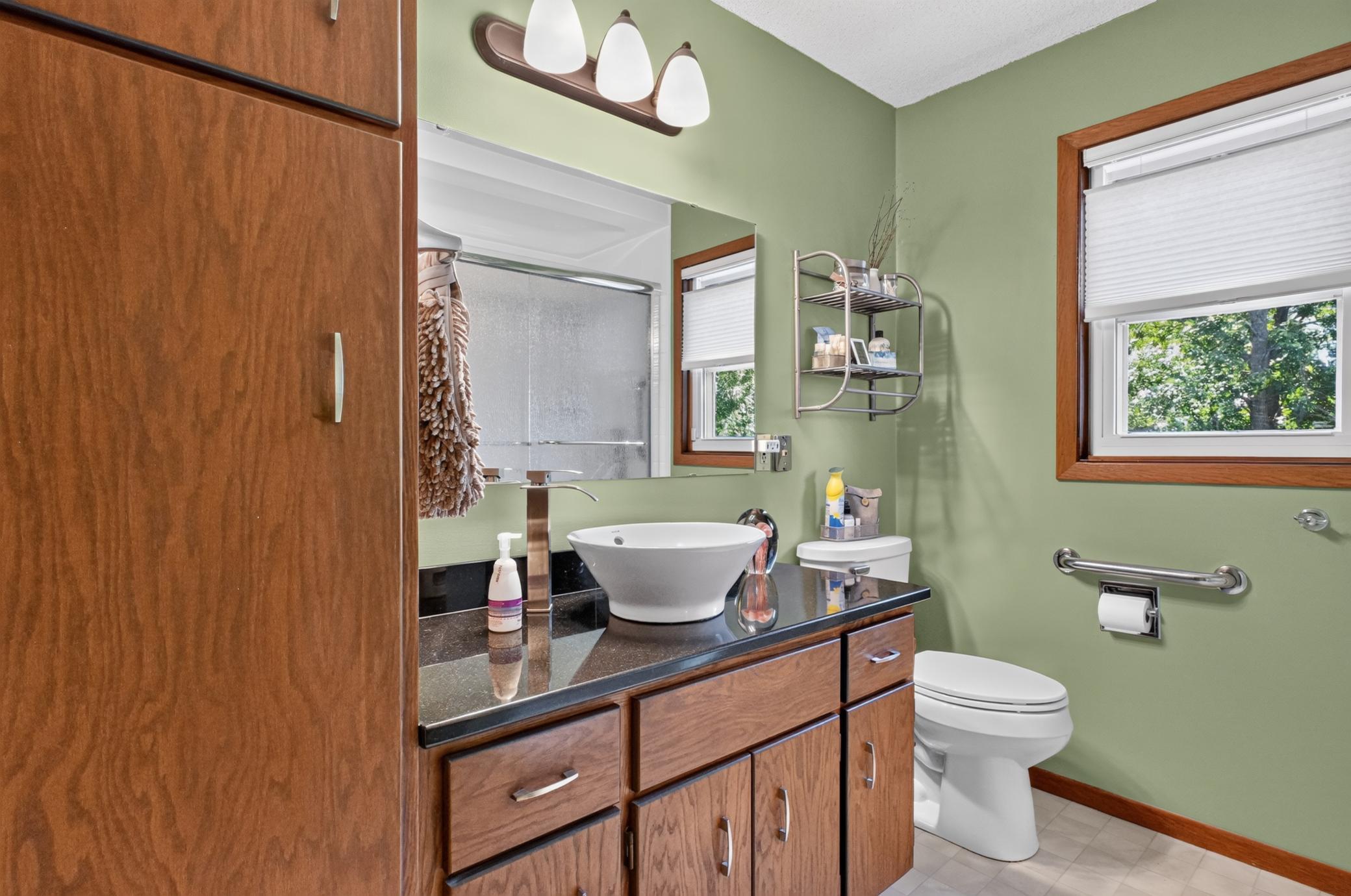 1982 townhouse for sale at 1024 Bridgeport Lane NW in Alexandria, MN — 2 bed, 2 bath (photo 23 of 42)