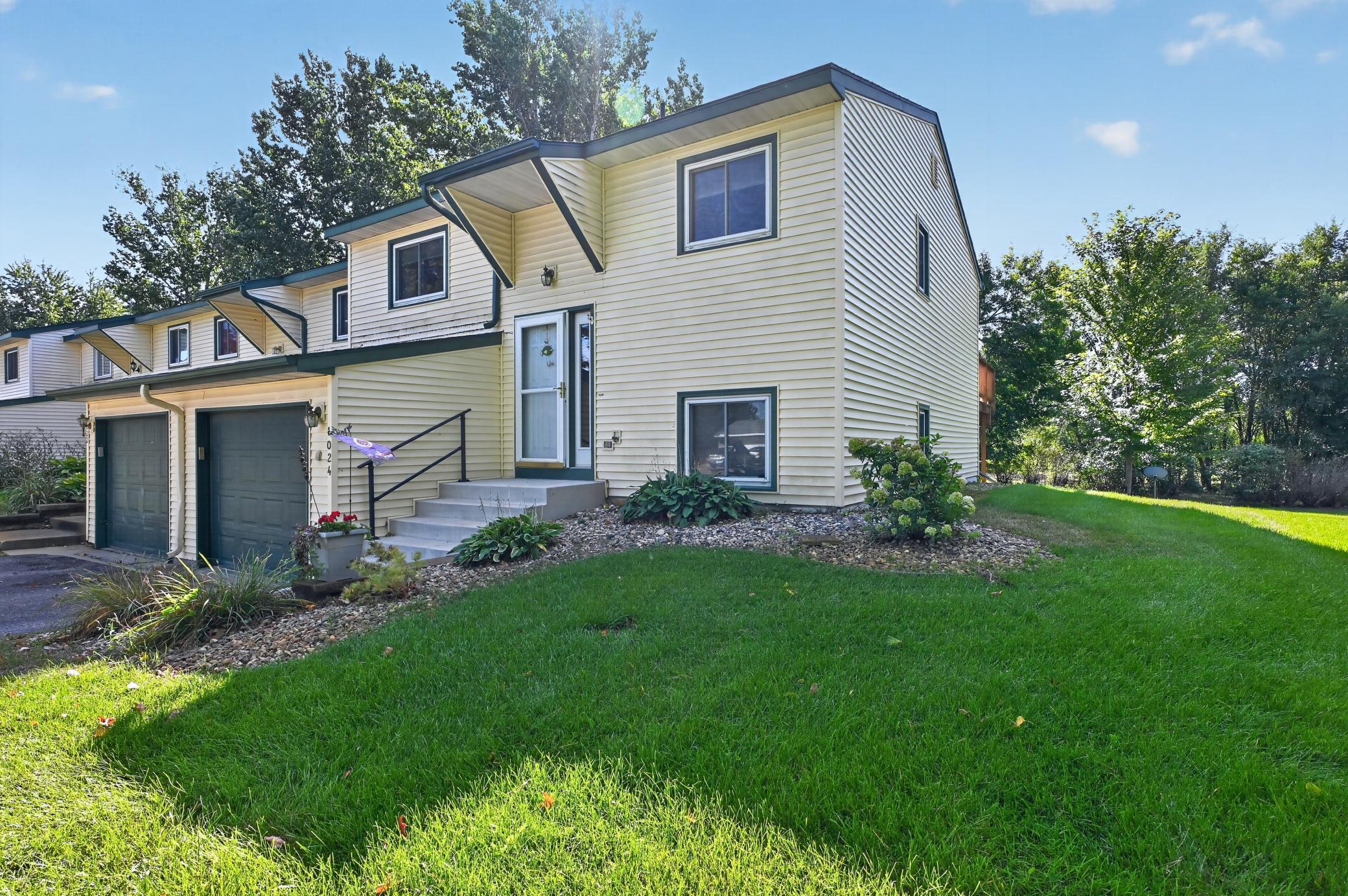 1982 townhouse for sale at 1024 Bridgeport Lane NW in Alexandria, MN — 2 bed, 2 bath (photo 4 of 42)