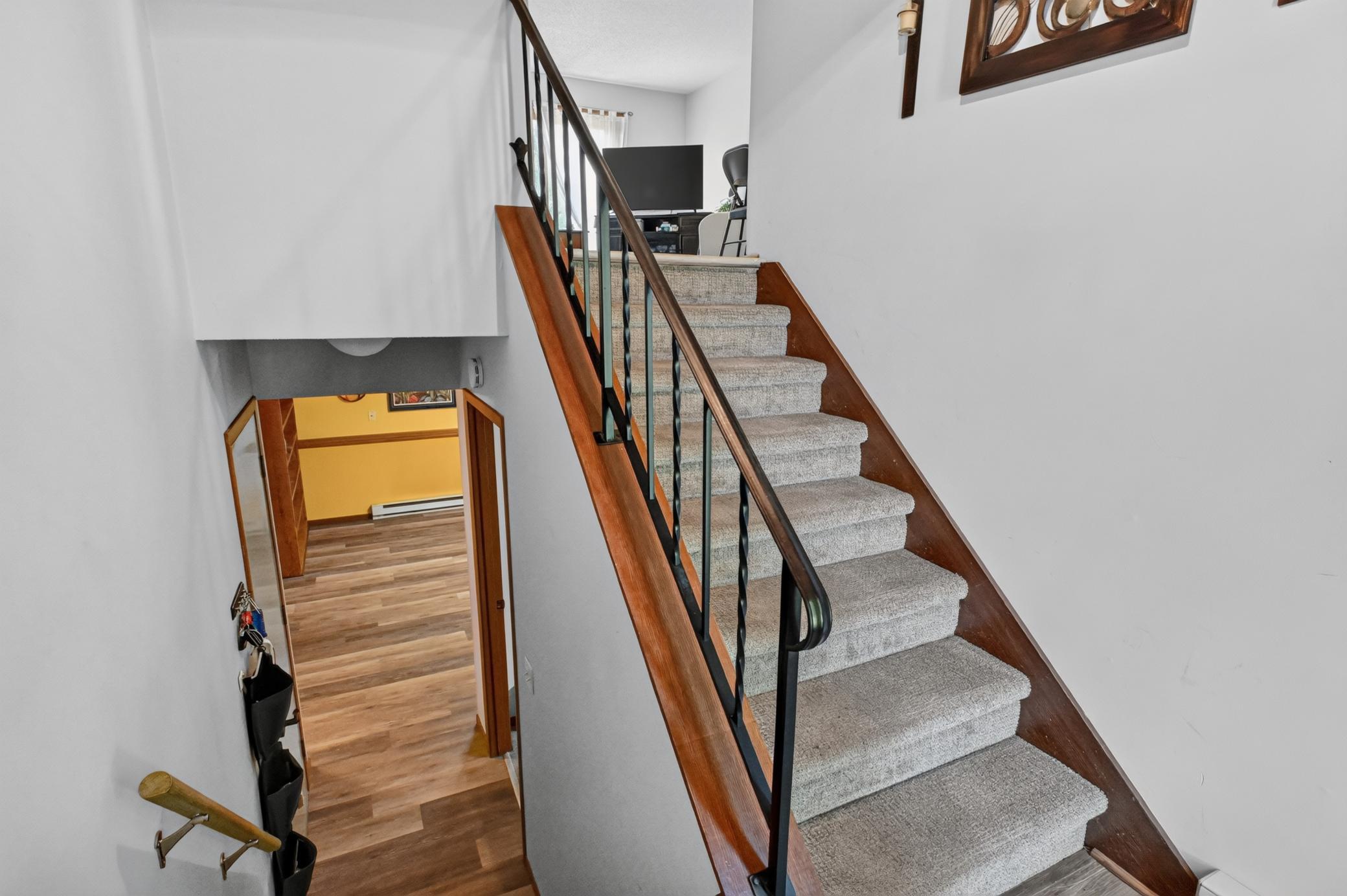 1982 townhouse for sale at 1024 Bridgeport Lane NW in Alexandria, MN — 2 bed, 2 bath (photo 6 of 42)