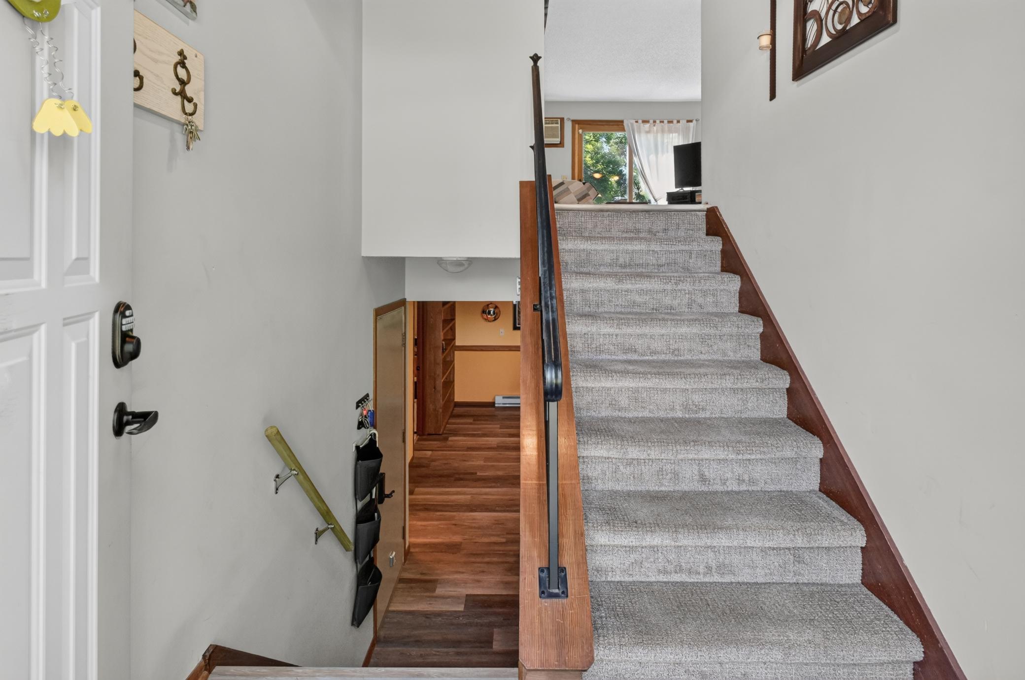 1982 townhouse for sale at 1024 Bridgeport Lane NW in Alexandria, MN — 2 bed, 2 bath (photo 7 of 42)