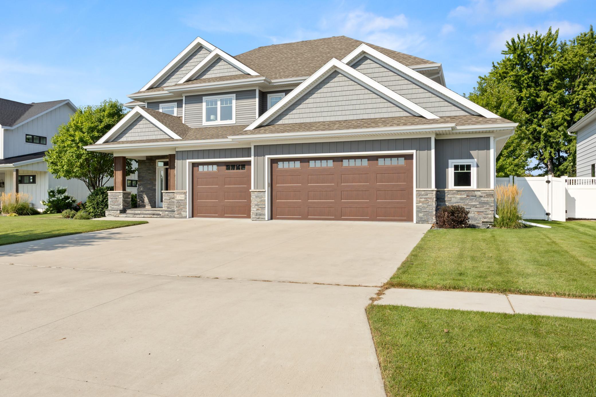 2017 single family home for sale at 3764 Aspyn Lane N in Fargo, ND — 4 bed, 5 bath (photo 3 of 74)