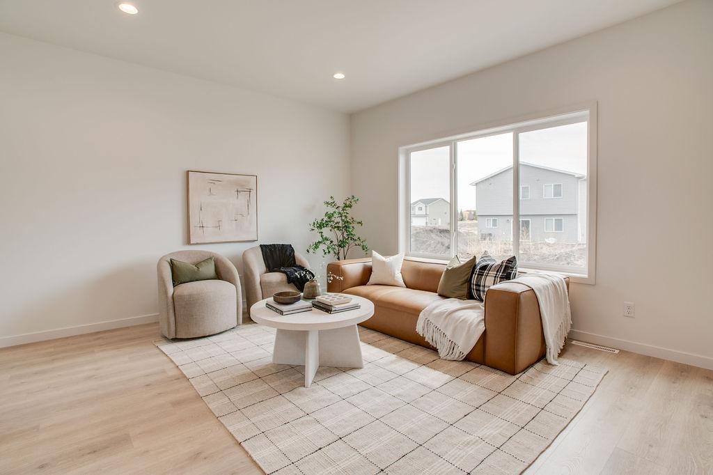 2025 single family home for sale at 6786 Bellview Drive S in Fargo, ND — 3 bed, 3 bath (photo 4 of 19)