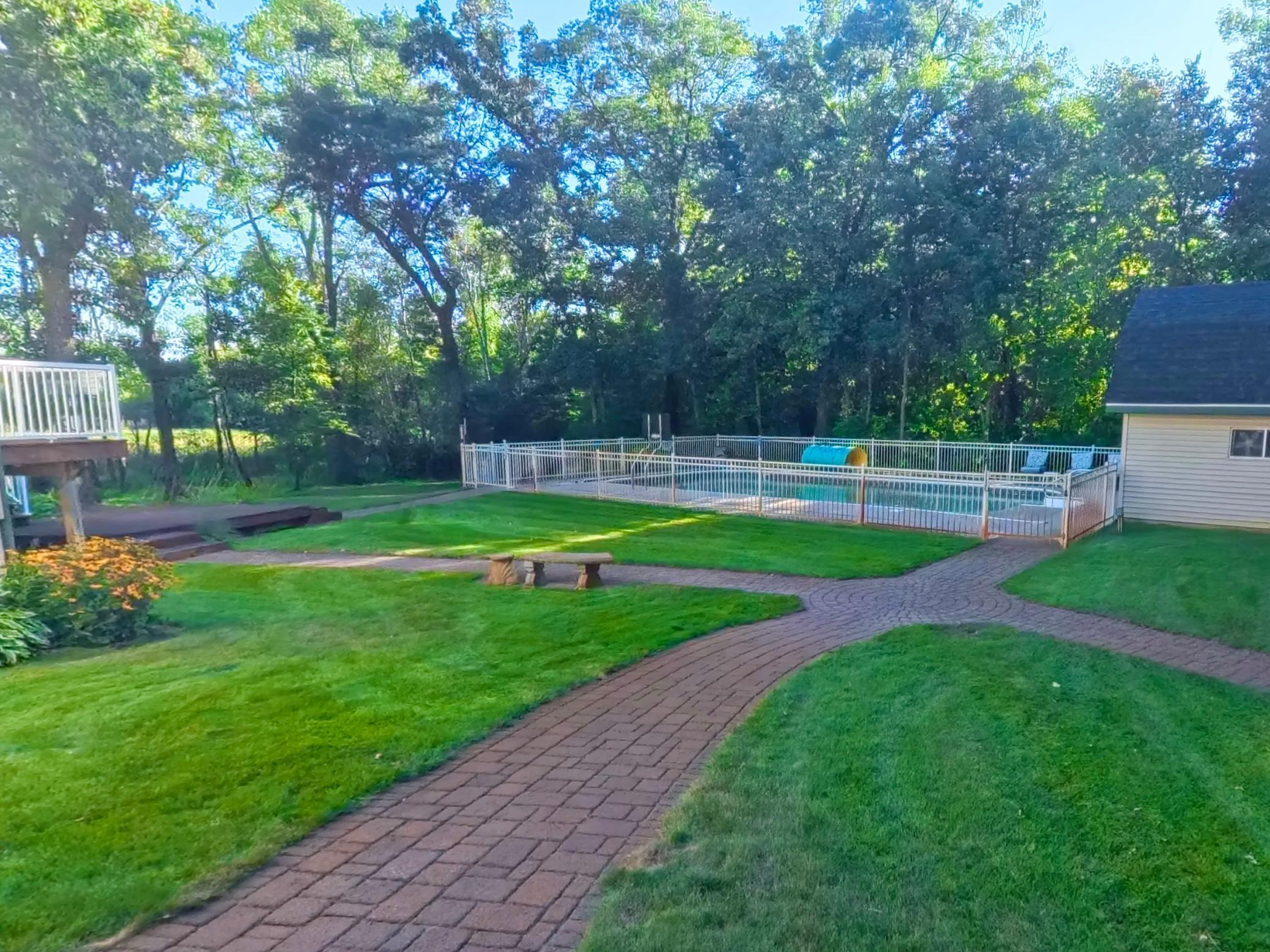 1998 single family home for sale at 5900 Remington Road SE in Alexandria, MN — 4 bed, 4 bath (photo 3 of 43)