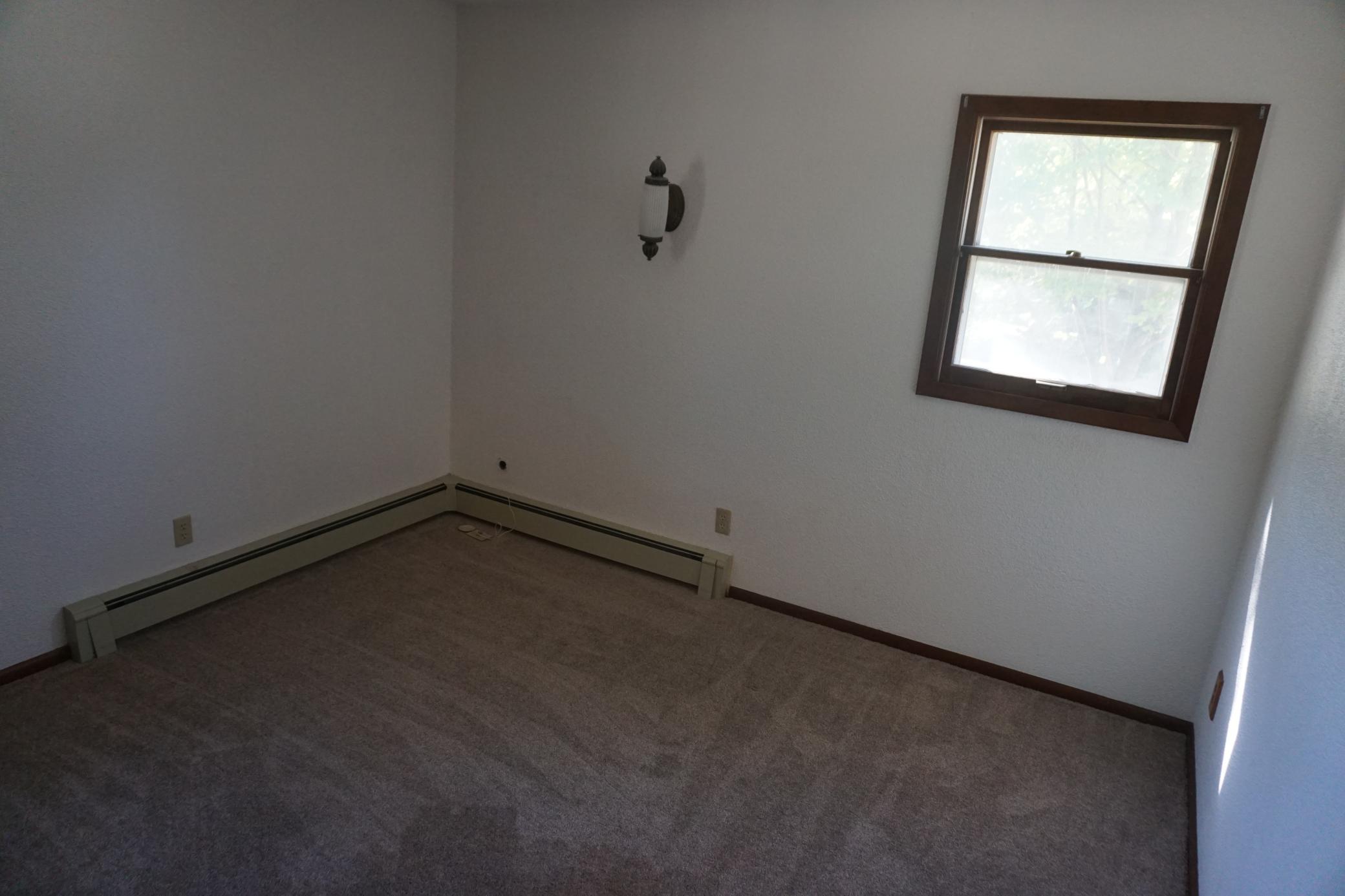 1968 single family home for sale at 504 11th Street N in Breckenridge, MN — 3 bed, 2 bath (photo 19 of 39)