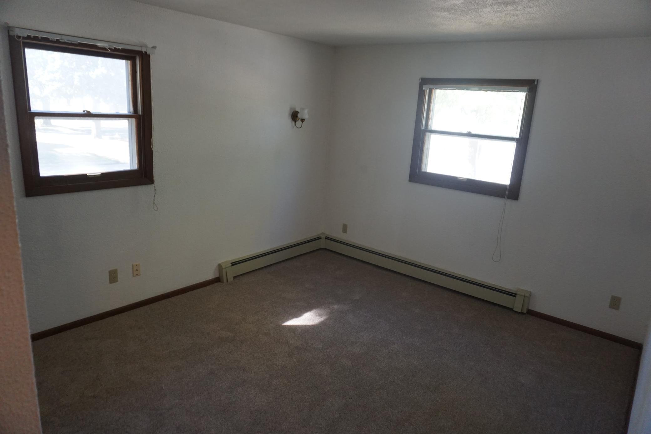 1968 single family home for sale at 504 11th Street N in Breckenridge, MN — 3 bed, 2 bath (photo 21 of 39)