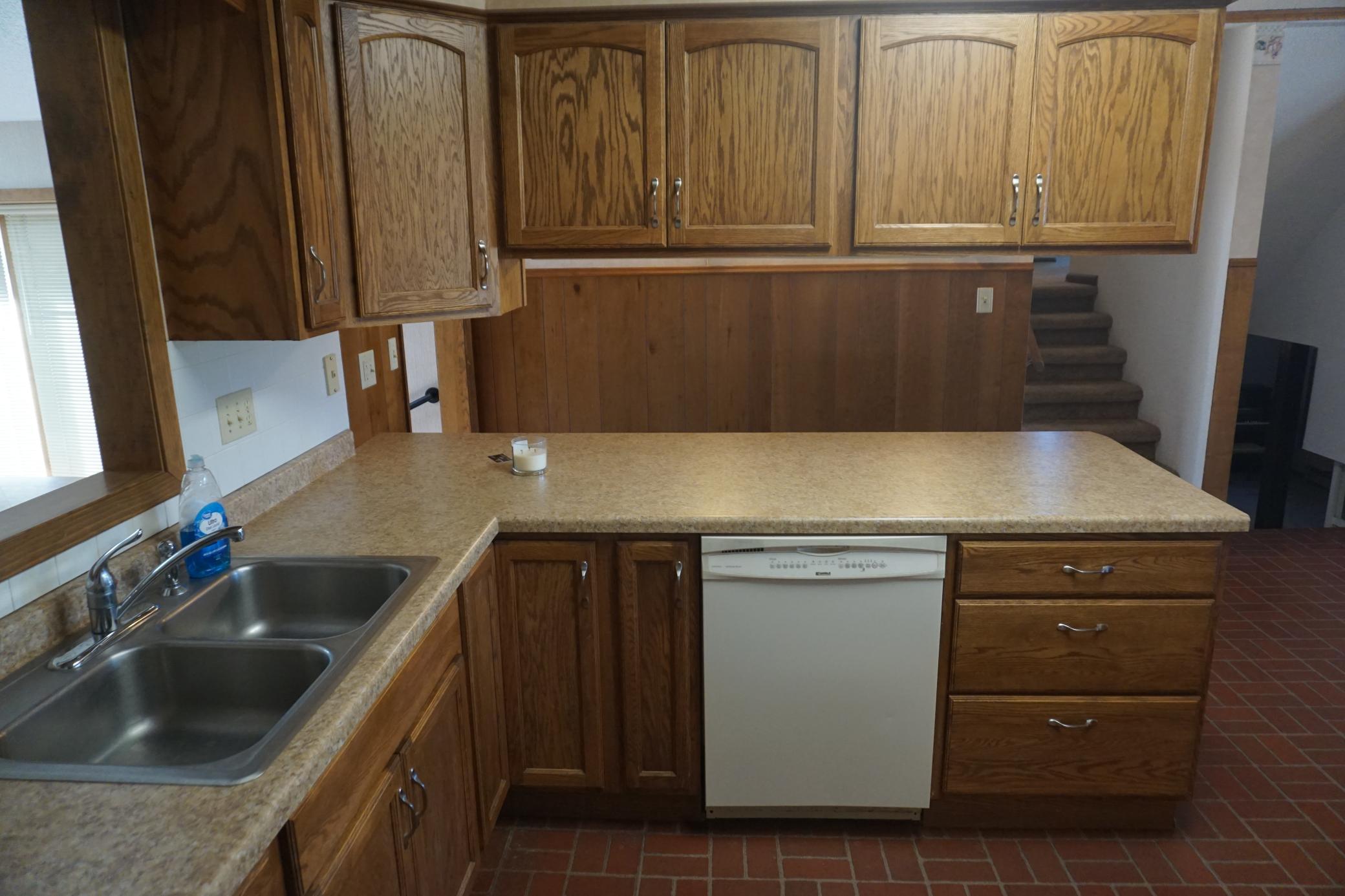 1968 single family home for sale at 504 11th Street N in Breckenridge, MN — 3 bed, 2 bath (photo 6 of 39)