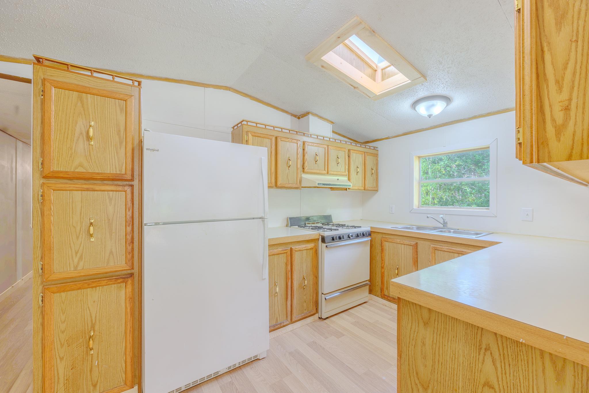 1991 single family home for sale at 23099 512th Street in Bemidji, MN — 3 bed, 1 bath (photo 4 of 44)