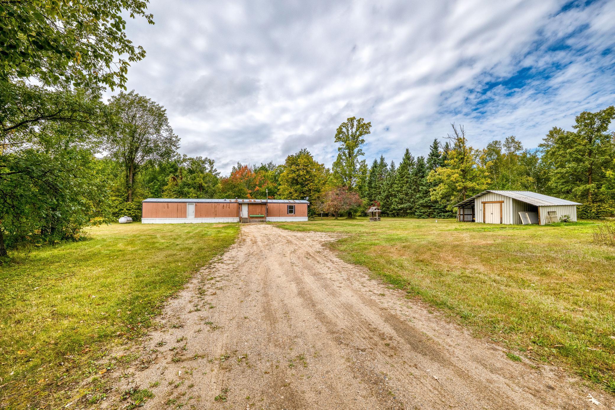 1991 single family home for sale at 23099 512th Street in Bemidji, MN — 3 bed, 1 bath (photo 36 of 44)