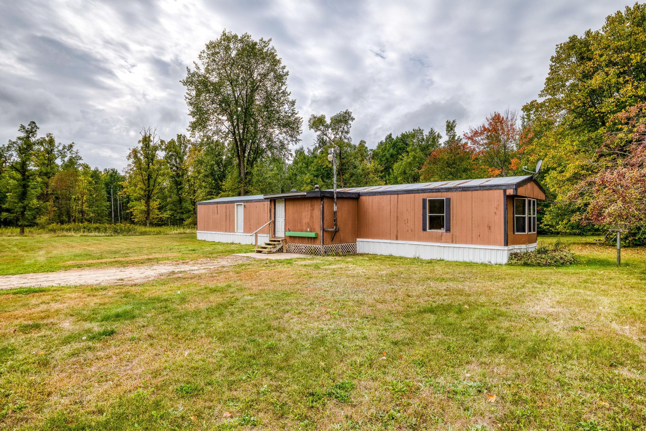 1991 single family home for sale at 23099 512th Street in Bemidji, MN — 3 bed, 1 bath (photo 38 of 44)
