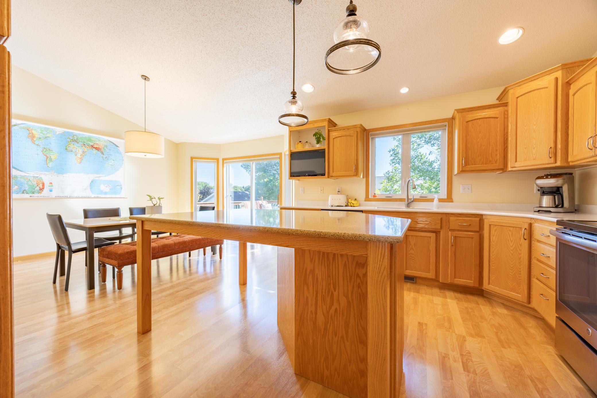 2000 single family home for sale at 630 Wyndemere Drive in West Fargo, ND — 4 bed, 3 bath (photo 16 of 55)