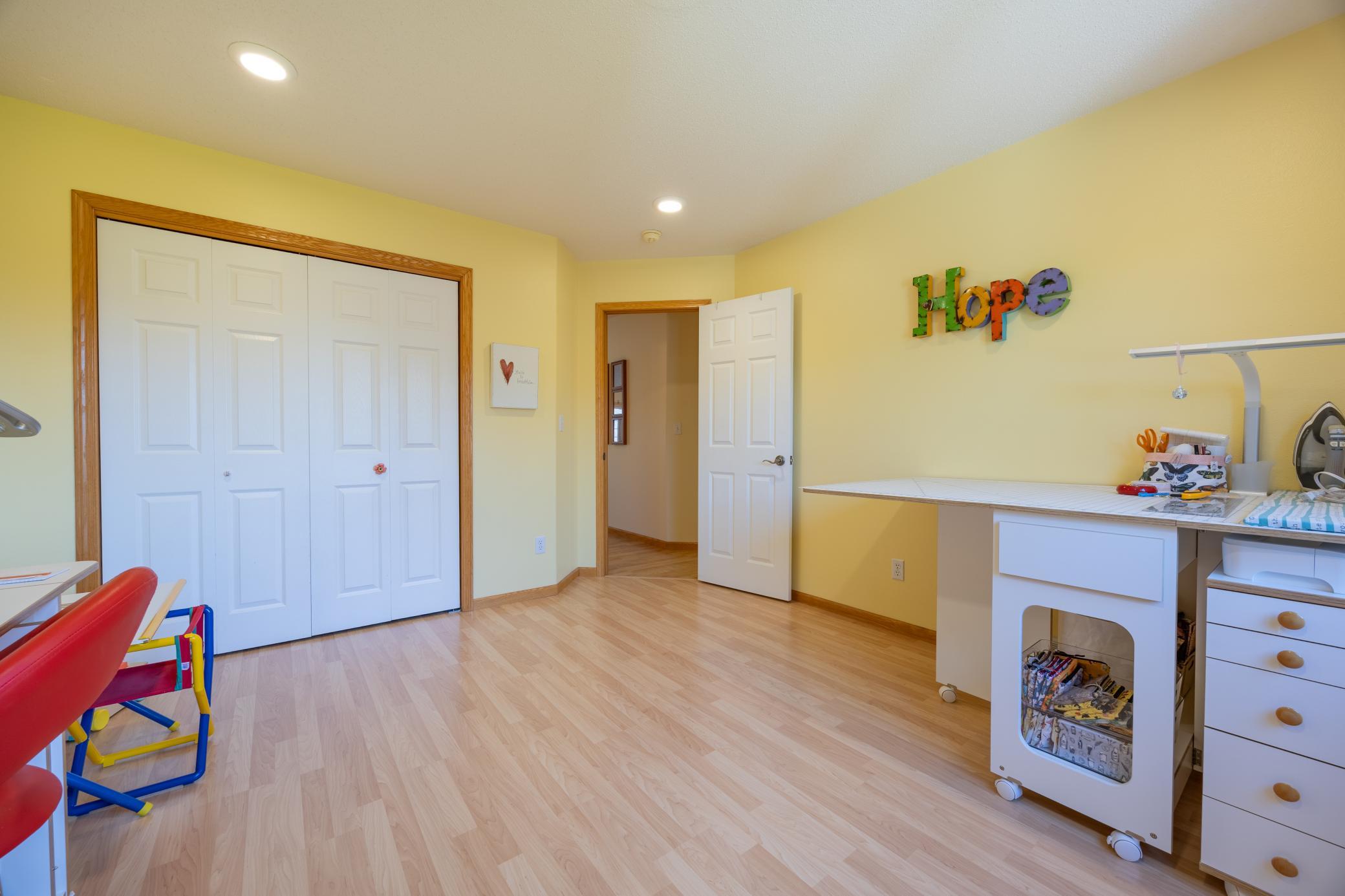 2000 single family home for sale at 630 Wyndemere Drive in West Fargo, ND — 4 bed, 3 bath (photo 29 of 55)