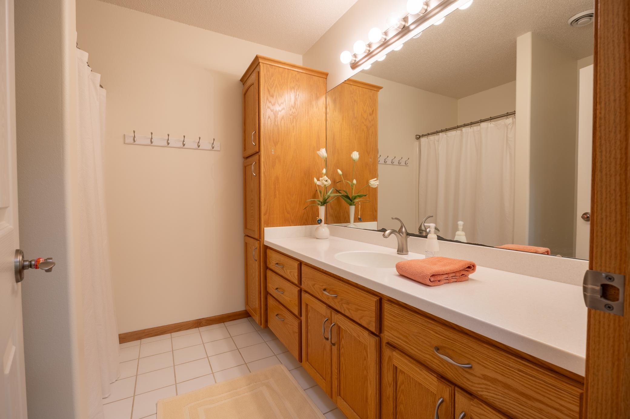 2000 single family home for sale at 630 Wyndemere Drive in West Fargo, ND — 4 bed, 3 bath (photo 40 of 55)