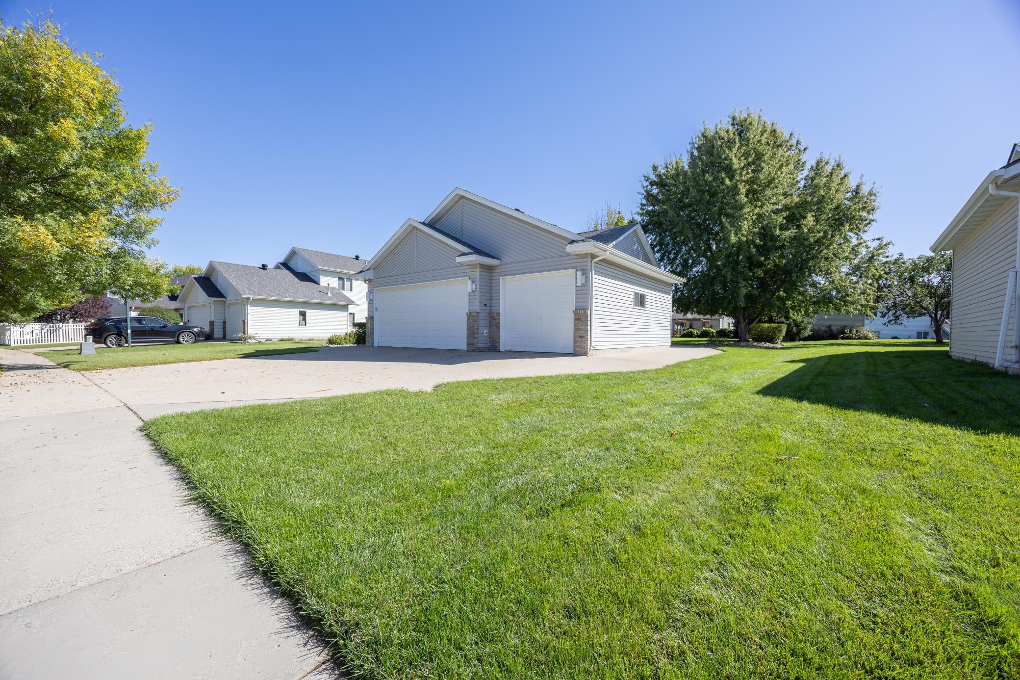 2000 single family home for sale at 630 Wyndemere Drive in West Fargo, ND — 4 bed, 3 bath (photo 45 of 55)