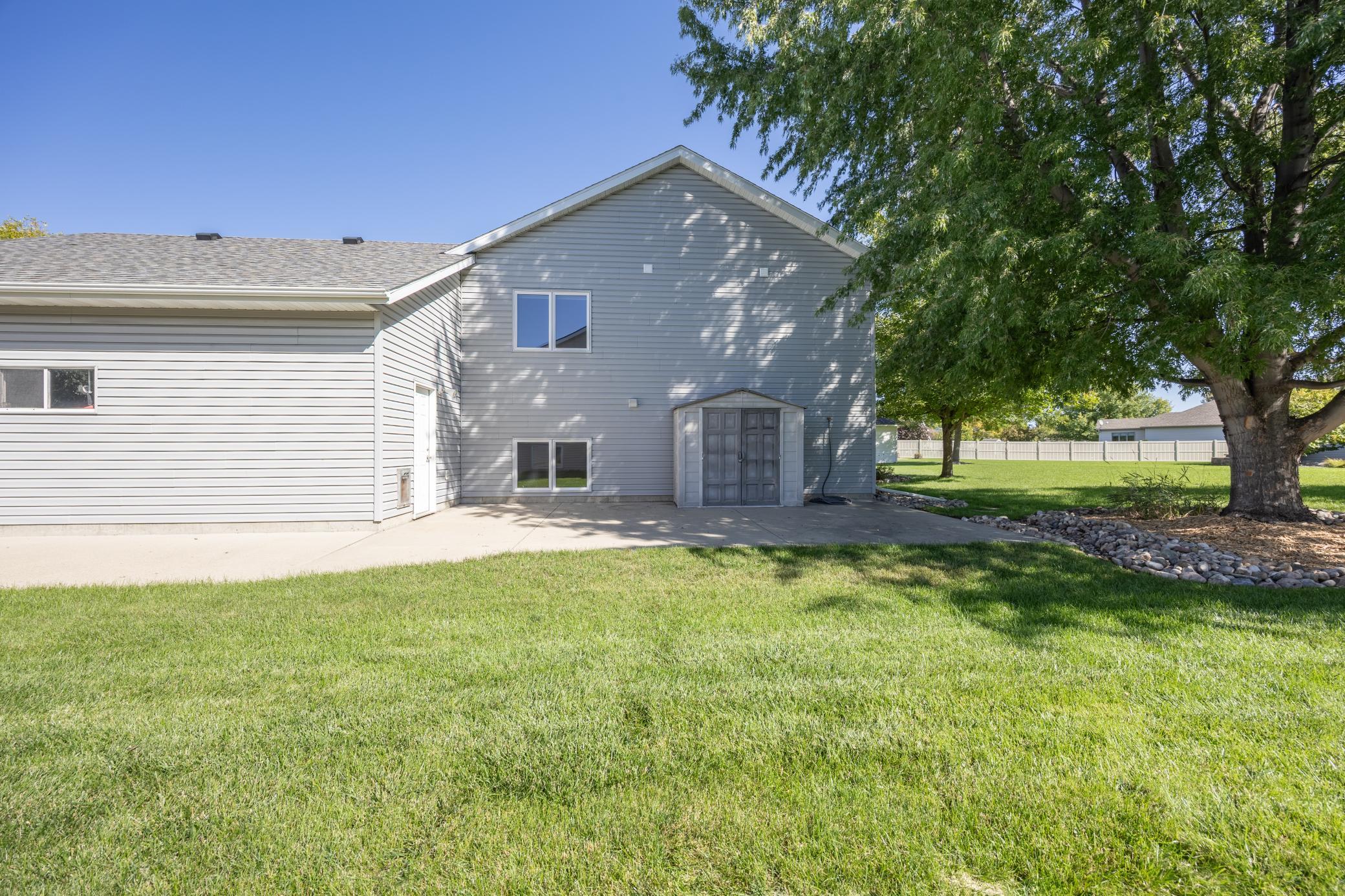 2000 single family home for sale at 630 Wyndemere Drive in West Fargo, ND — 4 bed, 3 bath (photo 46 of 55)