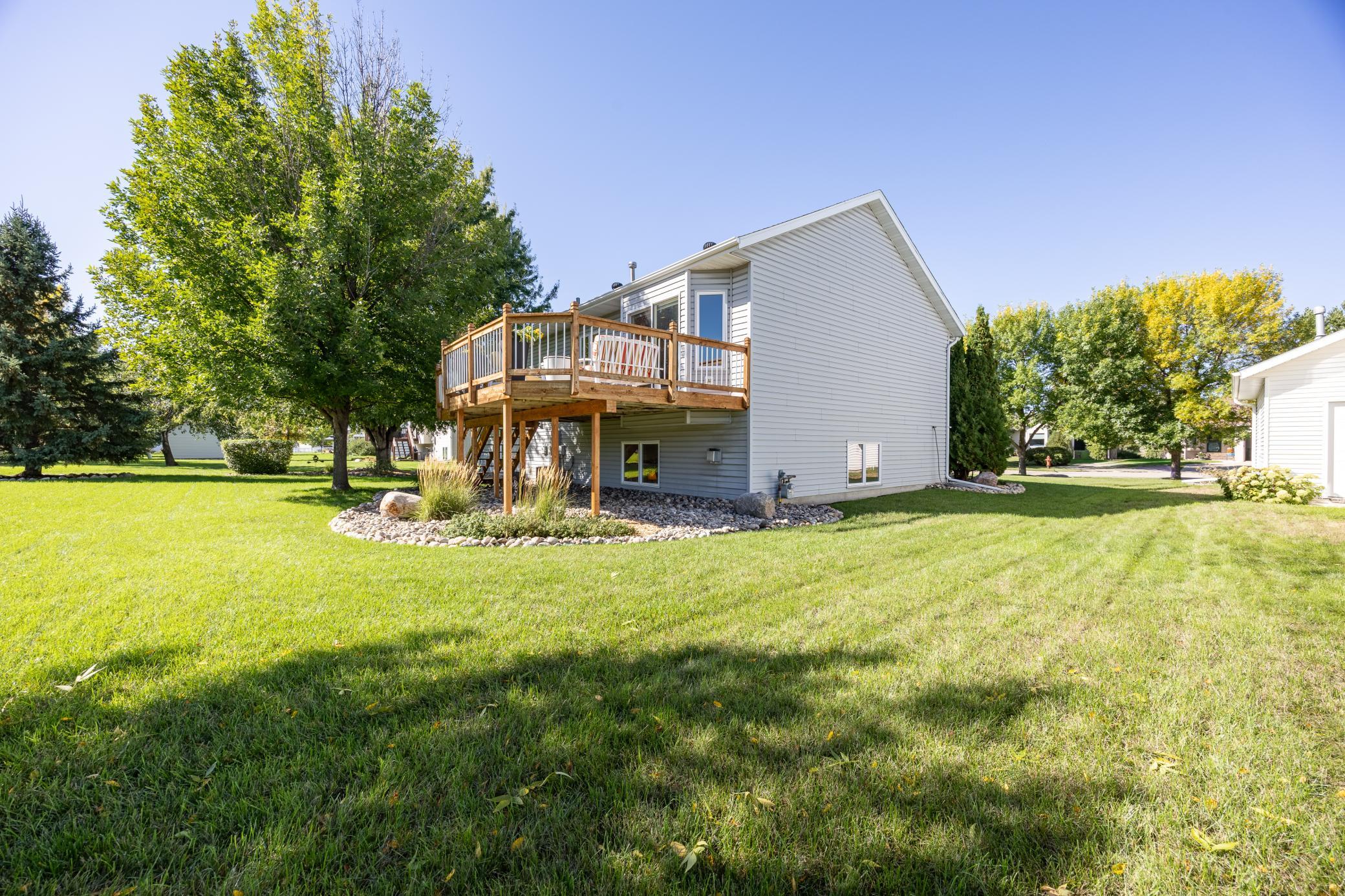 2000 single family home for sale at 630 Wyndemere Drive in West Fargo, ND — 4 bed, 3 bath (photo 48 of 55)