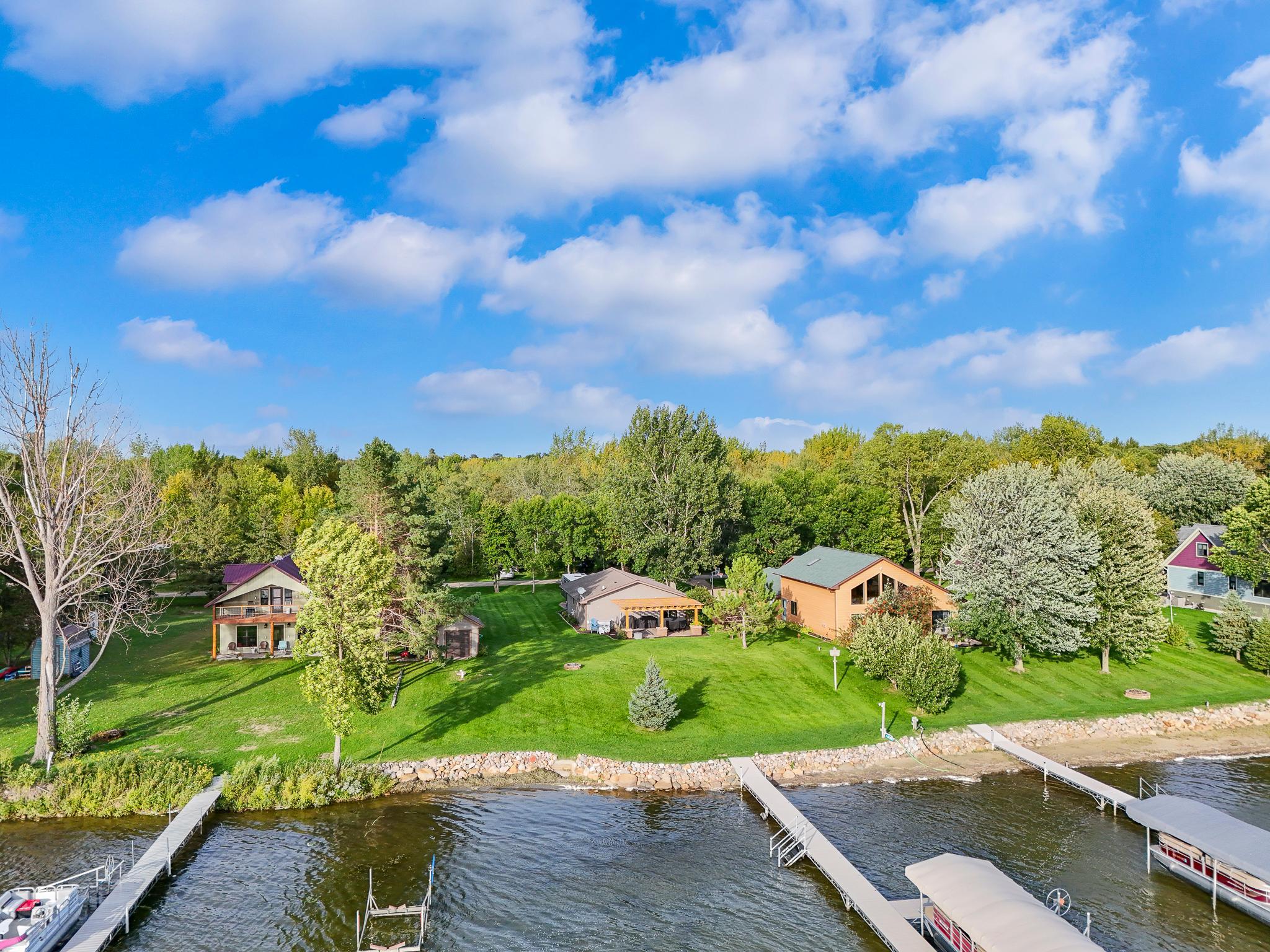 2003 single family home for sale at 45531 Whispering Sands Ln in Perham, MN — 2 bed, 1 bath (photo 2 of 32)