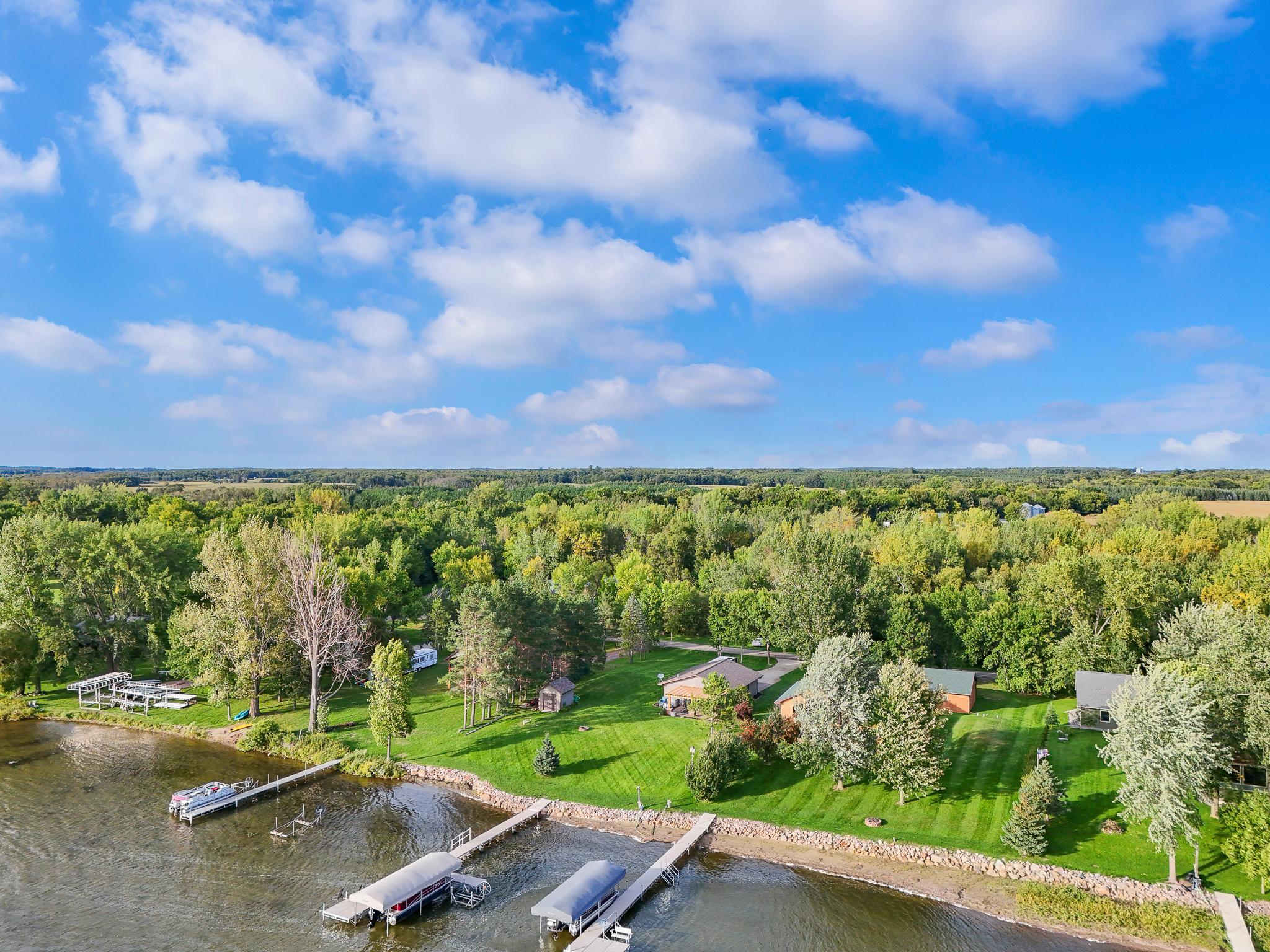 2003 single family home for sale at 45531 Whispering Sands Ln in Perham, MN — 2 bed, 1 bath (photo 4 of 32)