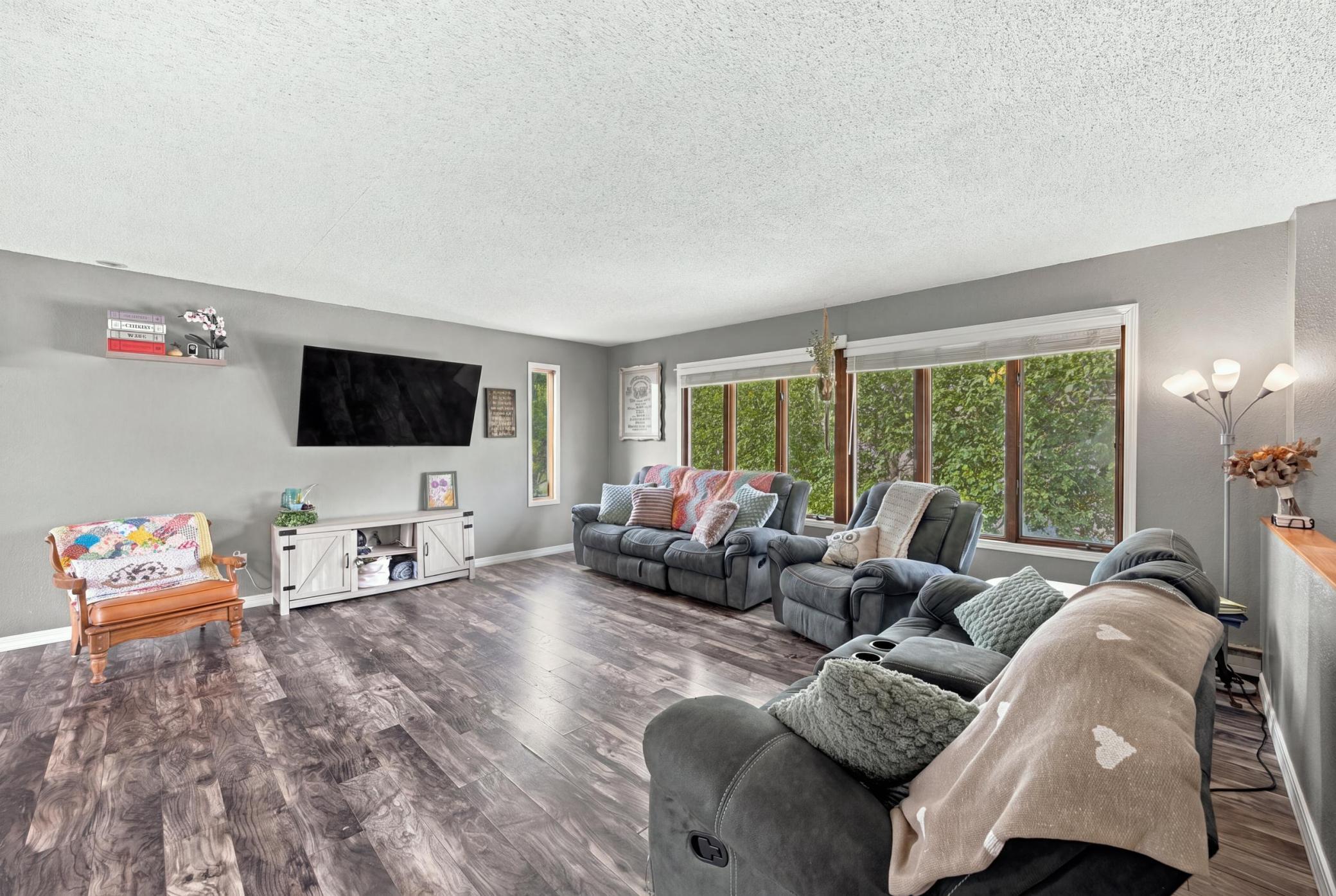 1977 single family home for sale at 1317 Loring Avenue in Detroit Lakes, MN — 4 bed, 3 bath (photo 11 of 35)
