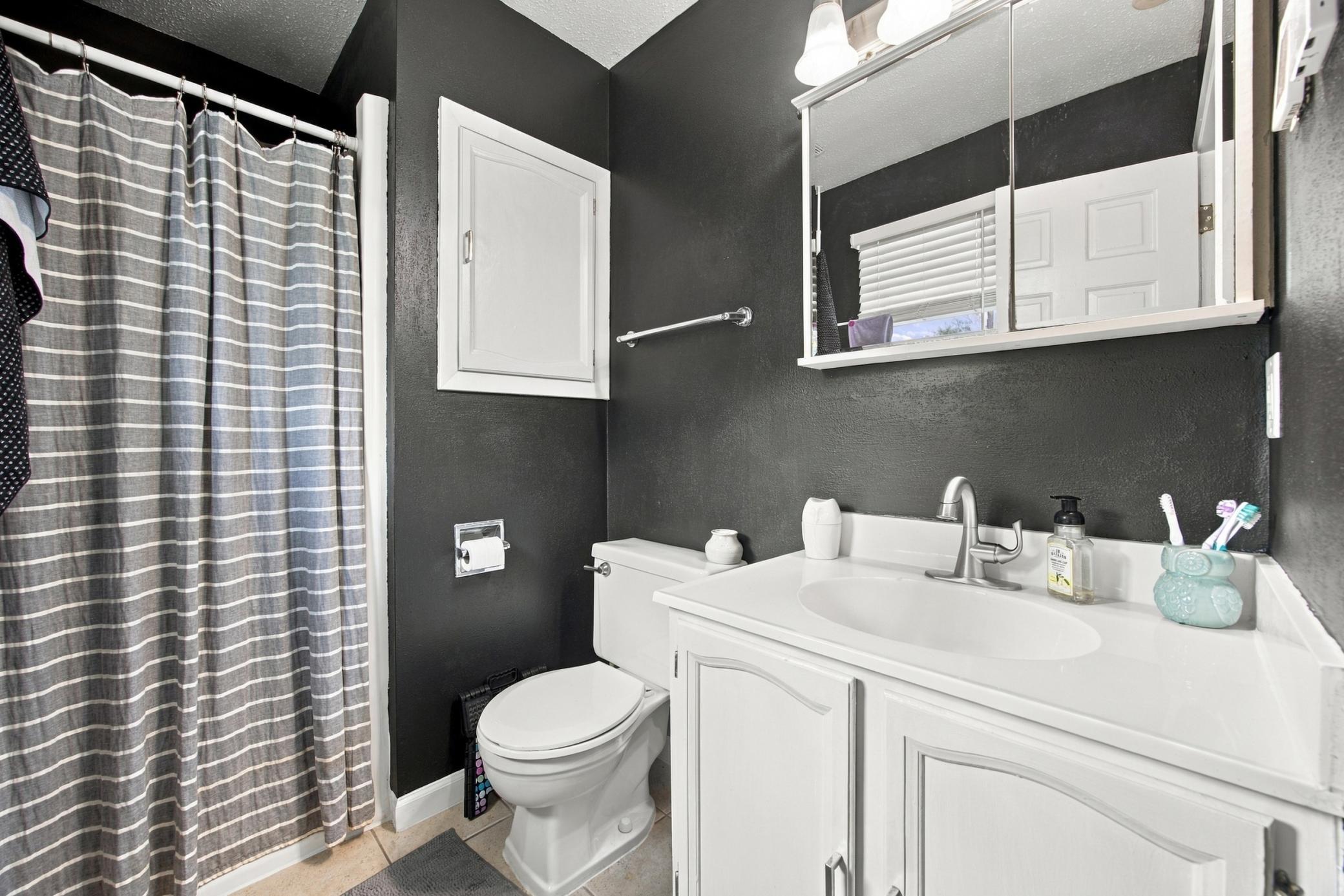 1977 single family home for sale at 1317 Loring Avenue in Detroit Lakes, MN — 4 bed, 3 bath (photo 15 of 35)