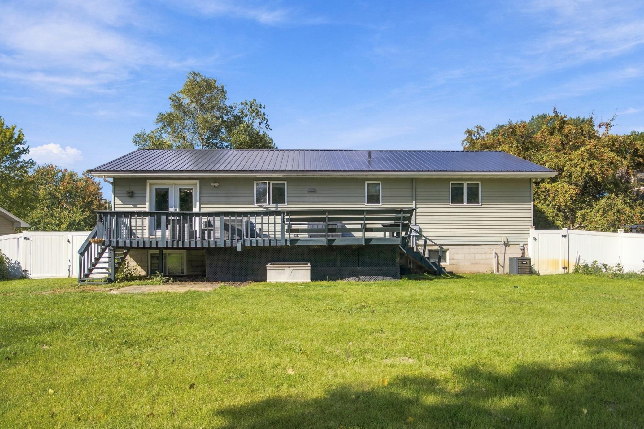 1977 single family home for sale at 1317 Loring Avenue in Detroit Lakes, MN — 4 bed, 3 bath (photo 27 of 35)