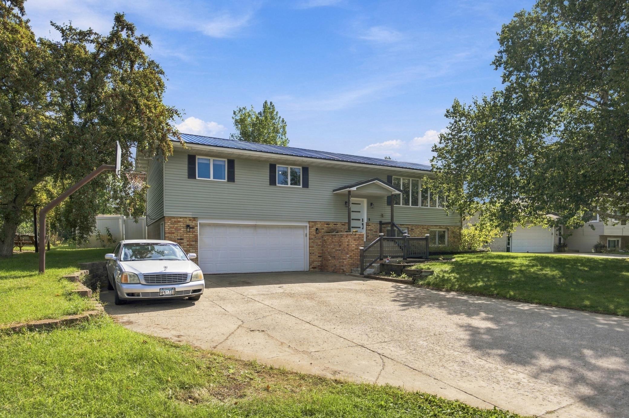 1977 single family home for sale at 1317 Loring Avenue in Detroit Lakes, MN — 4 bed, 3 bath (photo 29 of 35)