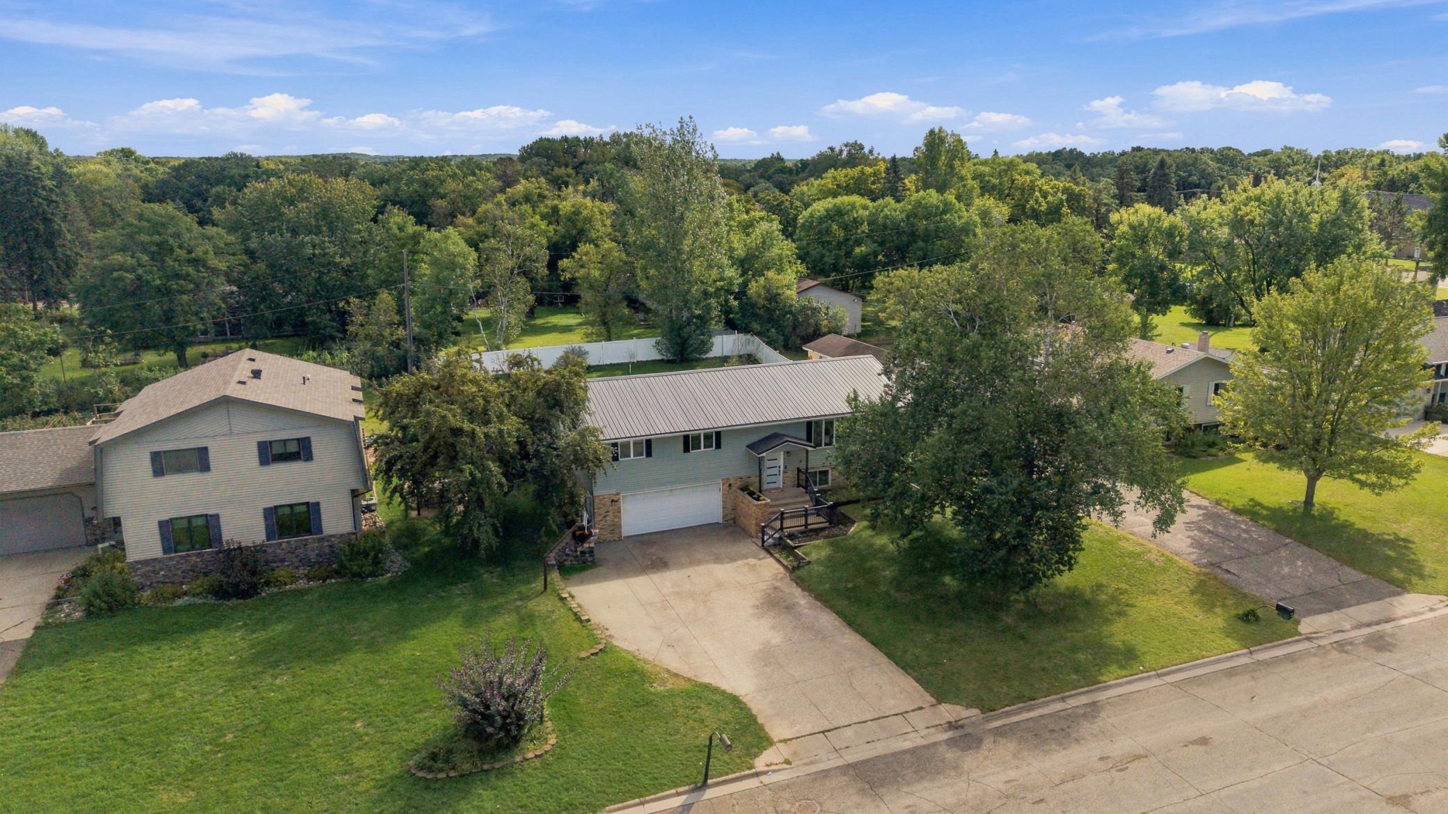 1977 single family home for sale at 1317 Loring Avenue in Detroit Lakes, MN — 4 bed, 3 bath (photo 30 of 35)