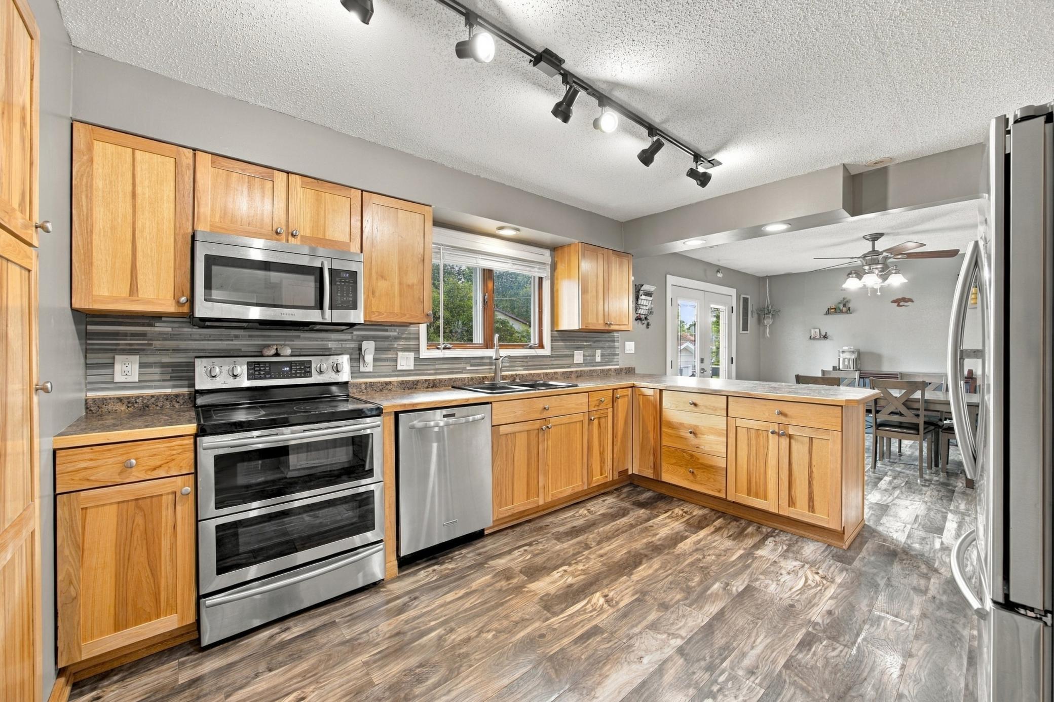 1977 single family home for sale at 1317 Loring Avenue in Detroit Lakes, MN — 4 bed, 3 bath (photo 8 of 35)