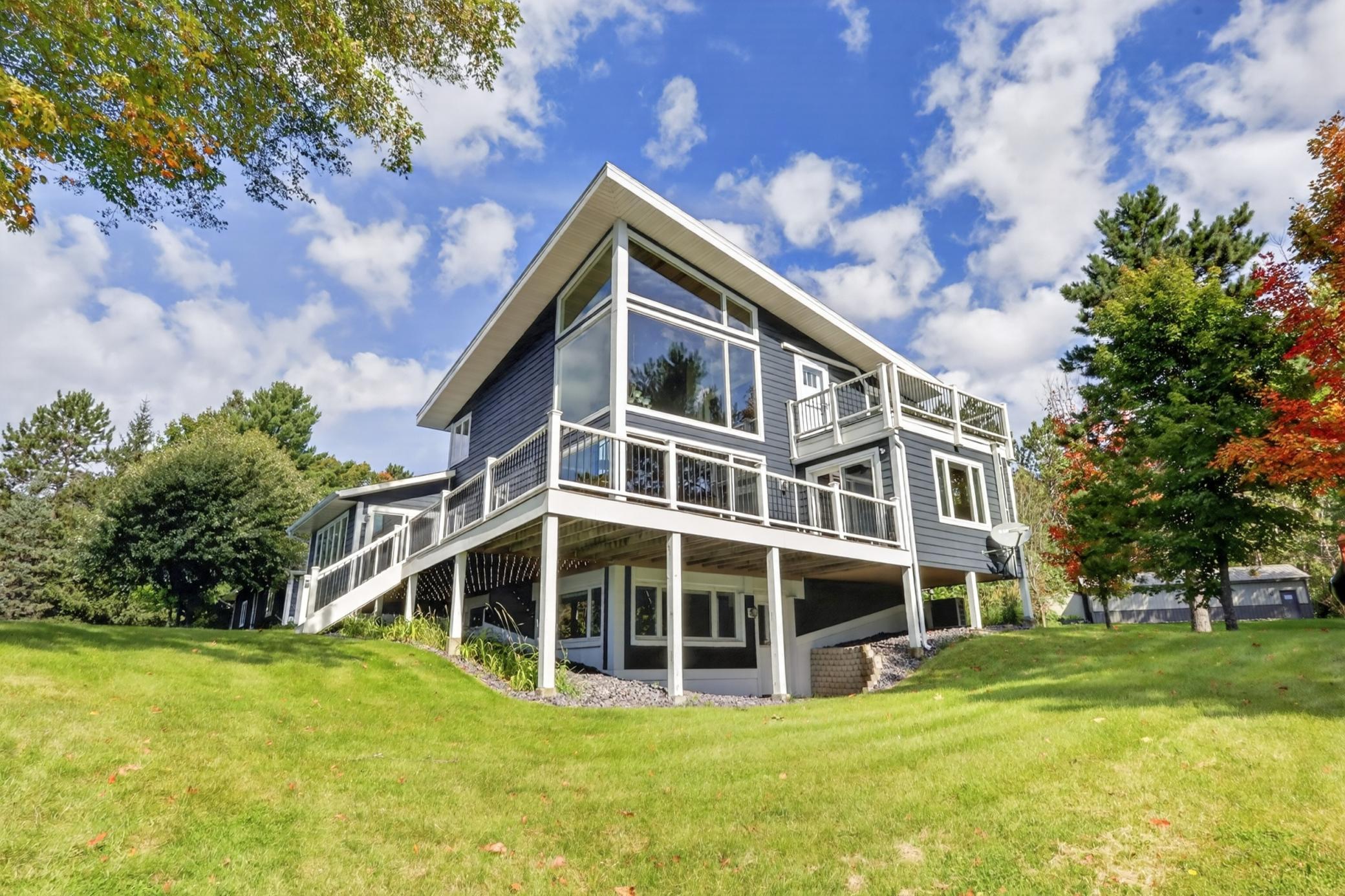 1973 single family home for sale at 31831 Sunny Beach Road in Grand Rapids, MN — 4 bed, 4 bath (photo 13 of 61)
