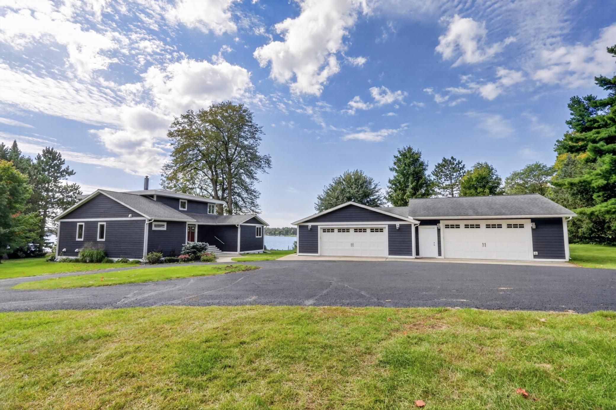 1973 single family home for sale at 31831 Sunny Beach Road in Grand Rapids, MN — 4 bed, 4 bath (photo 24 of 61)