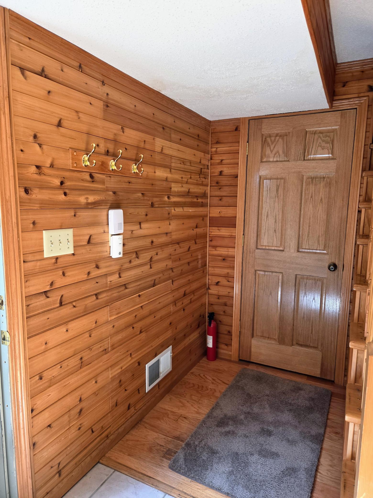 1984 single family home for sale at 17611 Emerald Drive in Fifty Lakes, MN — 2 bed, 2 bath (photo 18 of 32)