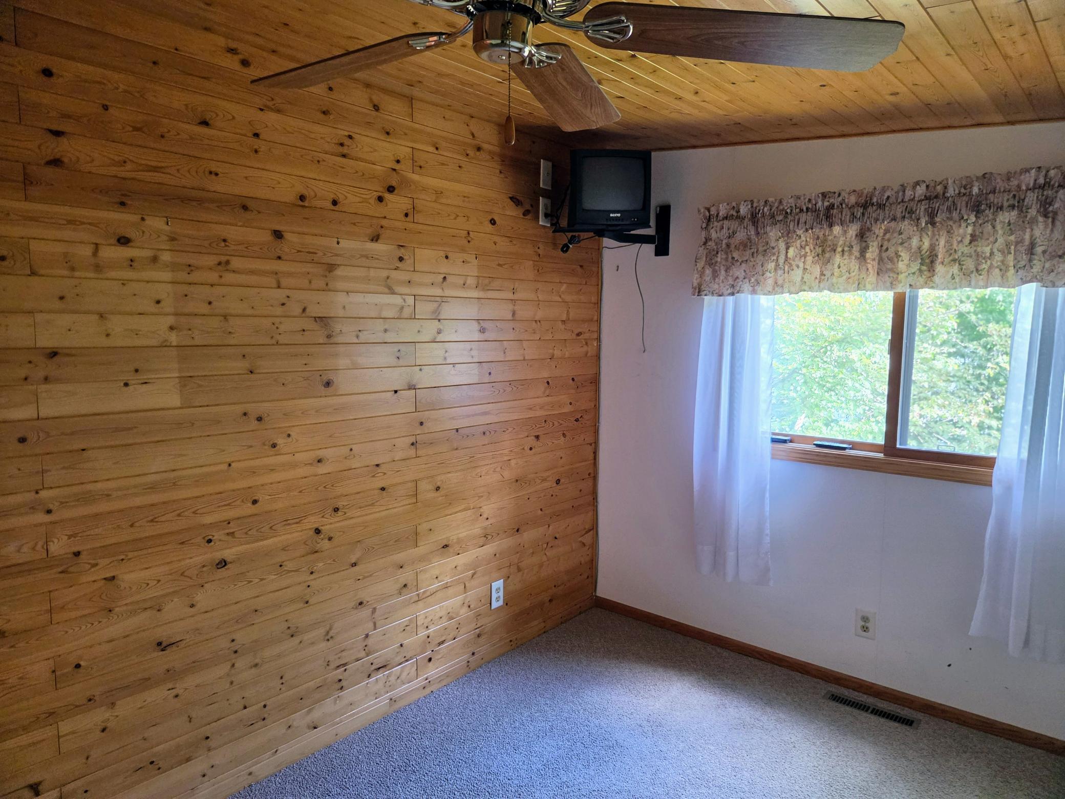 1984 single family home for sale at 17611 Emerald Drive in Fifty Lakes, MN — 2 bed, 2 bath (photo 21 of 32)
