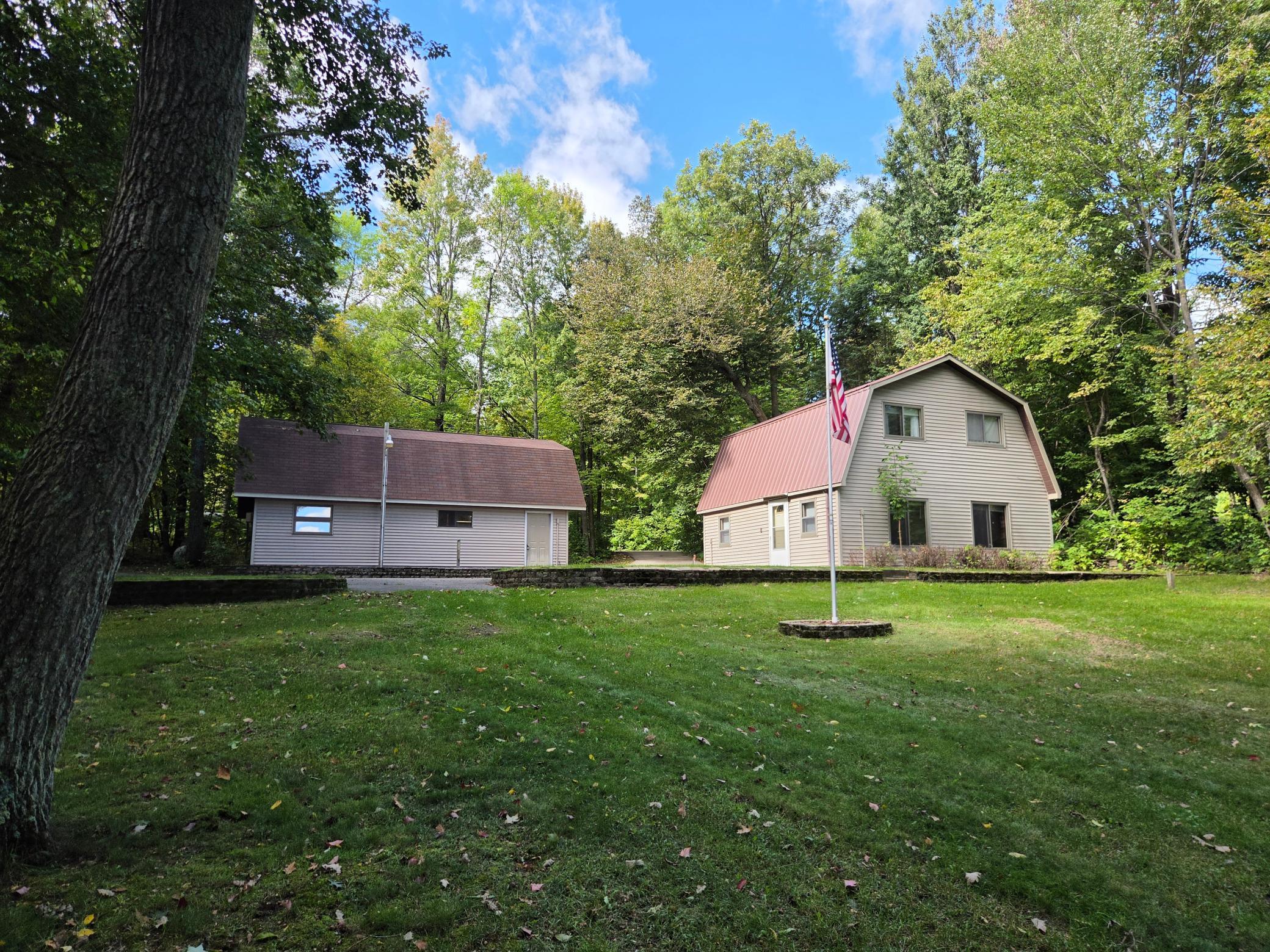 1984 single family home for sale at 17611 Emerald Drive in Fifty Lakes, MN — 2 bed, 2 bath (photo 10 of 32)