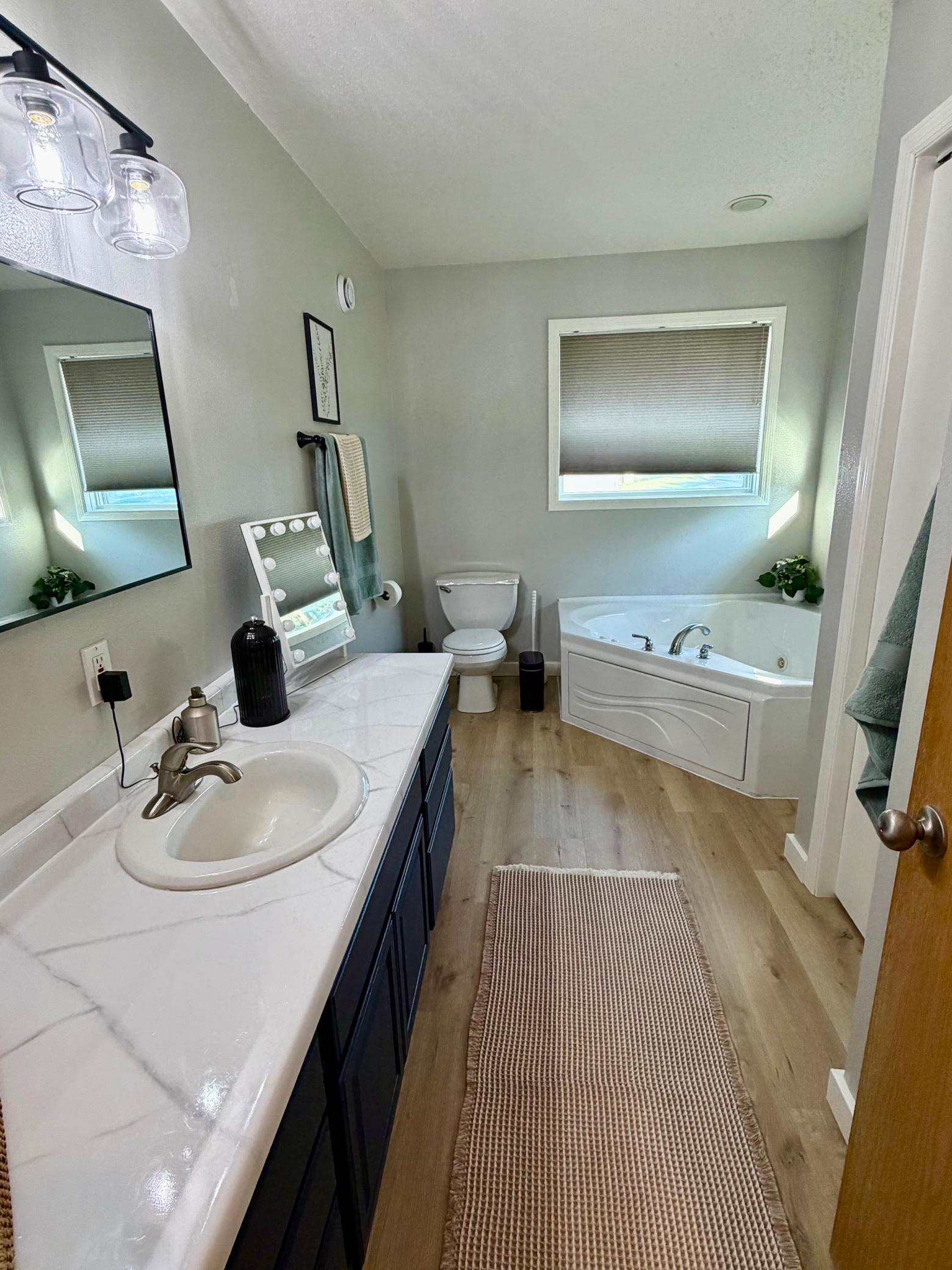 2004 single family home for sale at 1012 6th Street SE in Roseau, MN — 3 bed, 2 bath (photo 17 of 29)