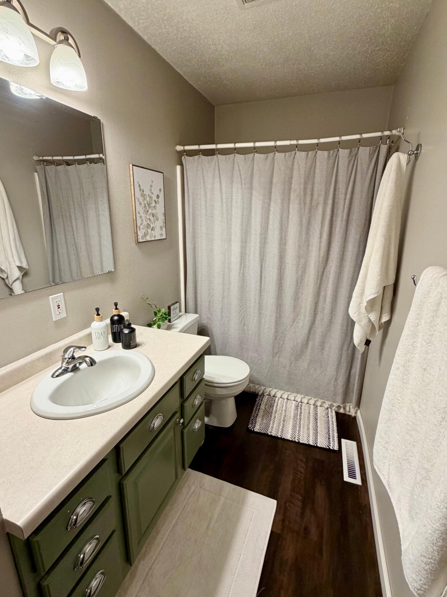 2004 single family home for sale at 1012 6th Street SE in Roseau, MN — 3 bed, 2 bath (photo 20 of 29)