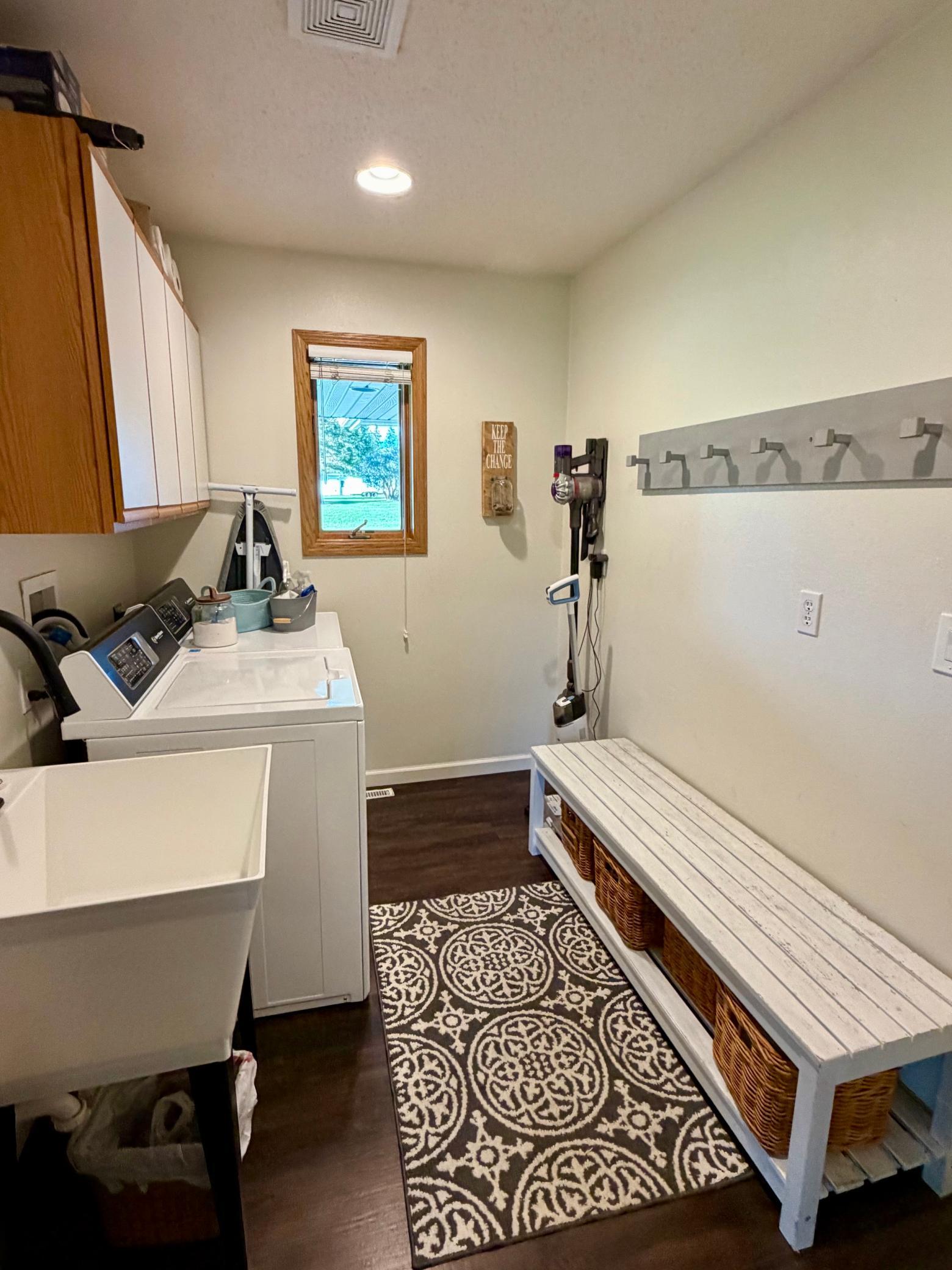 2004 single family home for sale at 1012 6th Street SE in Roseau, MN — 3 bed, 2 bath (photo 21 of 29)