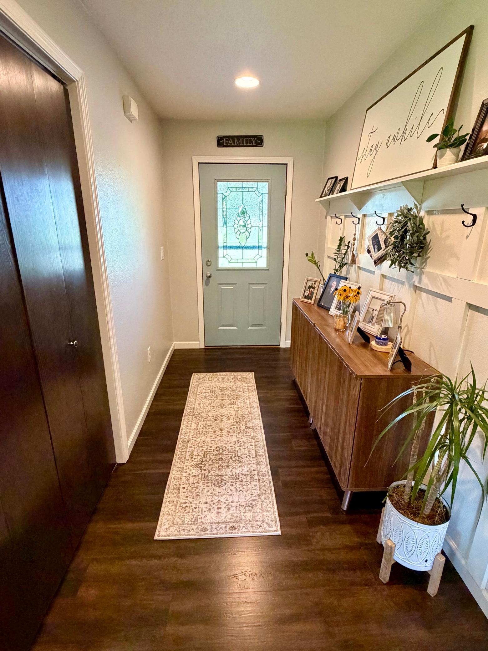 2004 single family home for sale at 1012 6th Street SE in Roseau, MN — 3 bed, 2 bath (photo 6 of 29)
