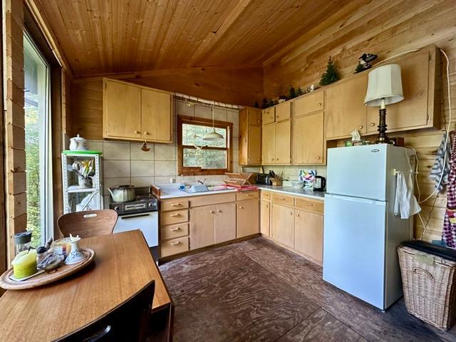 1985 single family home for sale at 18942 Heart Lake Lane in Park Rapids, MN — 2 bed, 0 bath (photo 13 of 26)