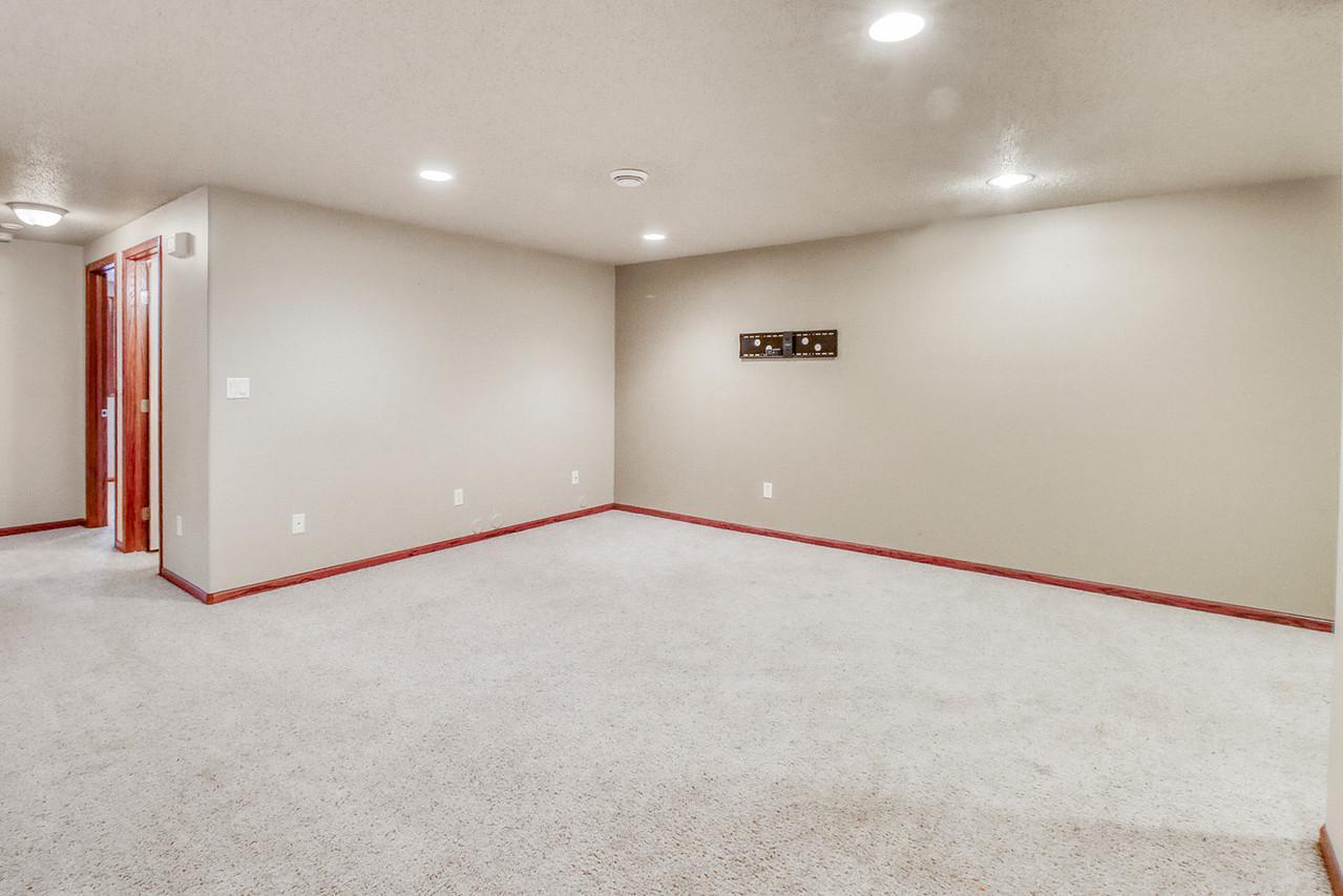 2006 twin home for sale at 1107 37th Ave S in Moorhead, MN — 4 bed, 3 bath (photo 28 of 44)