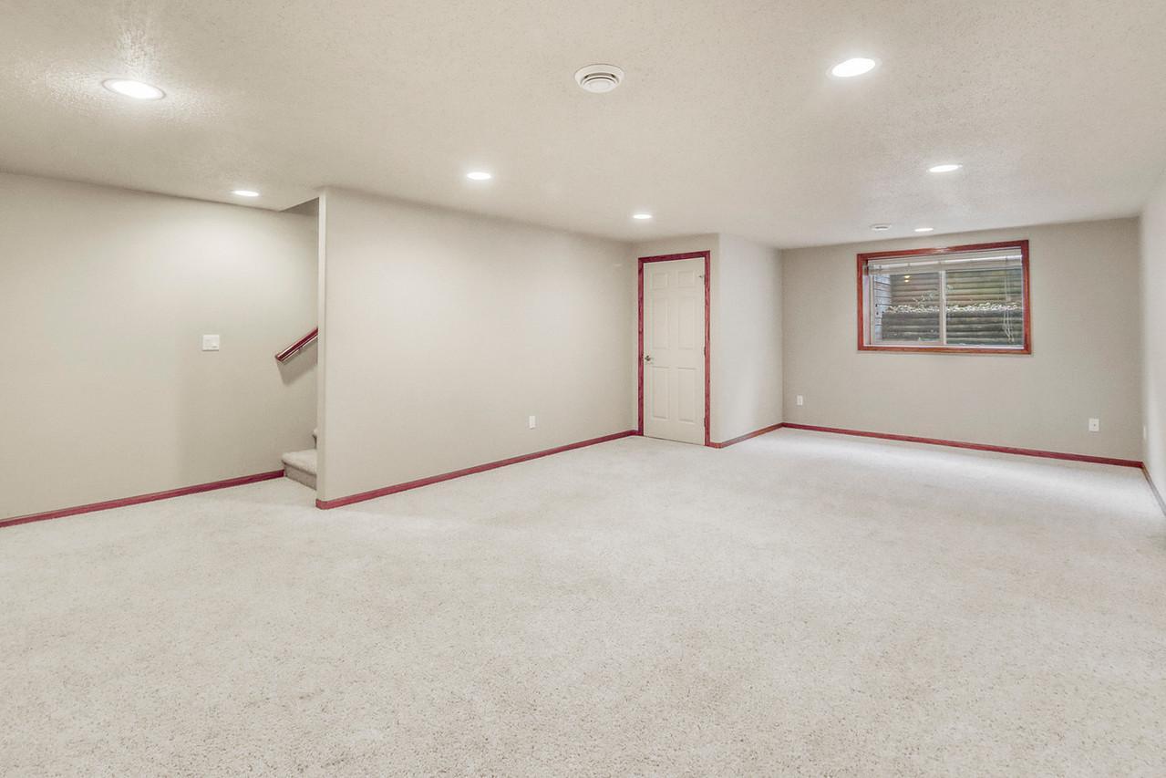 2006 twin home for sale at 1107 37th Ave S in Moorhead, MN — 4 bed, 3 bath (photo 29 of 44)