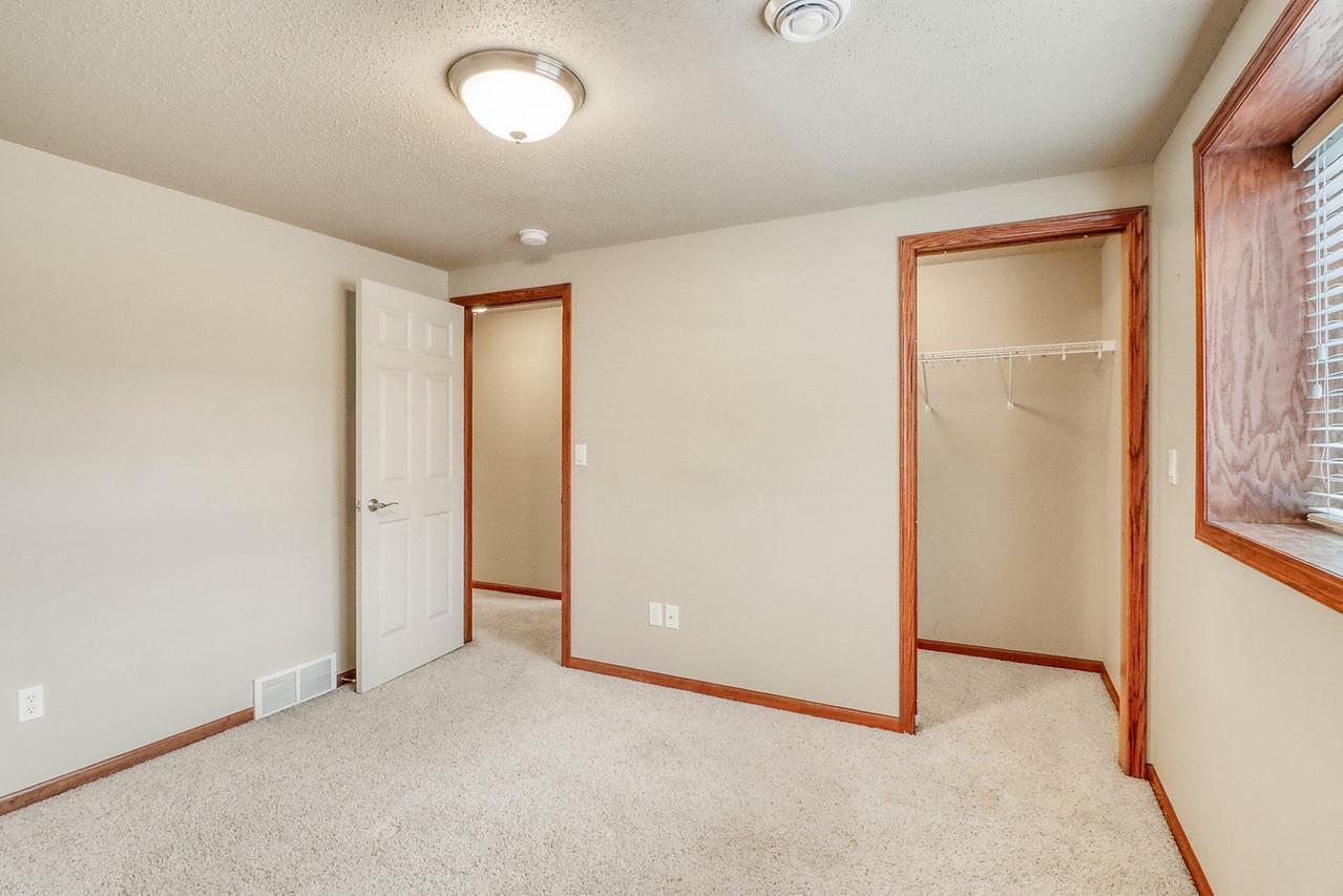 2006 twin home for sale at 1107 37th Ave S in Moorhead, MN — 4 bed, 3 bath (photo 33 of 44)