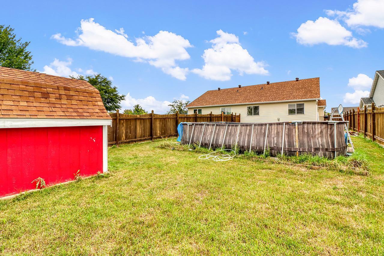 2006 twin home for sale at 1107 37th Ave S in Moorhead, MN — 4 bed, 3 bath (photo 43 of 44)