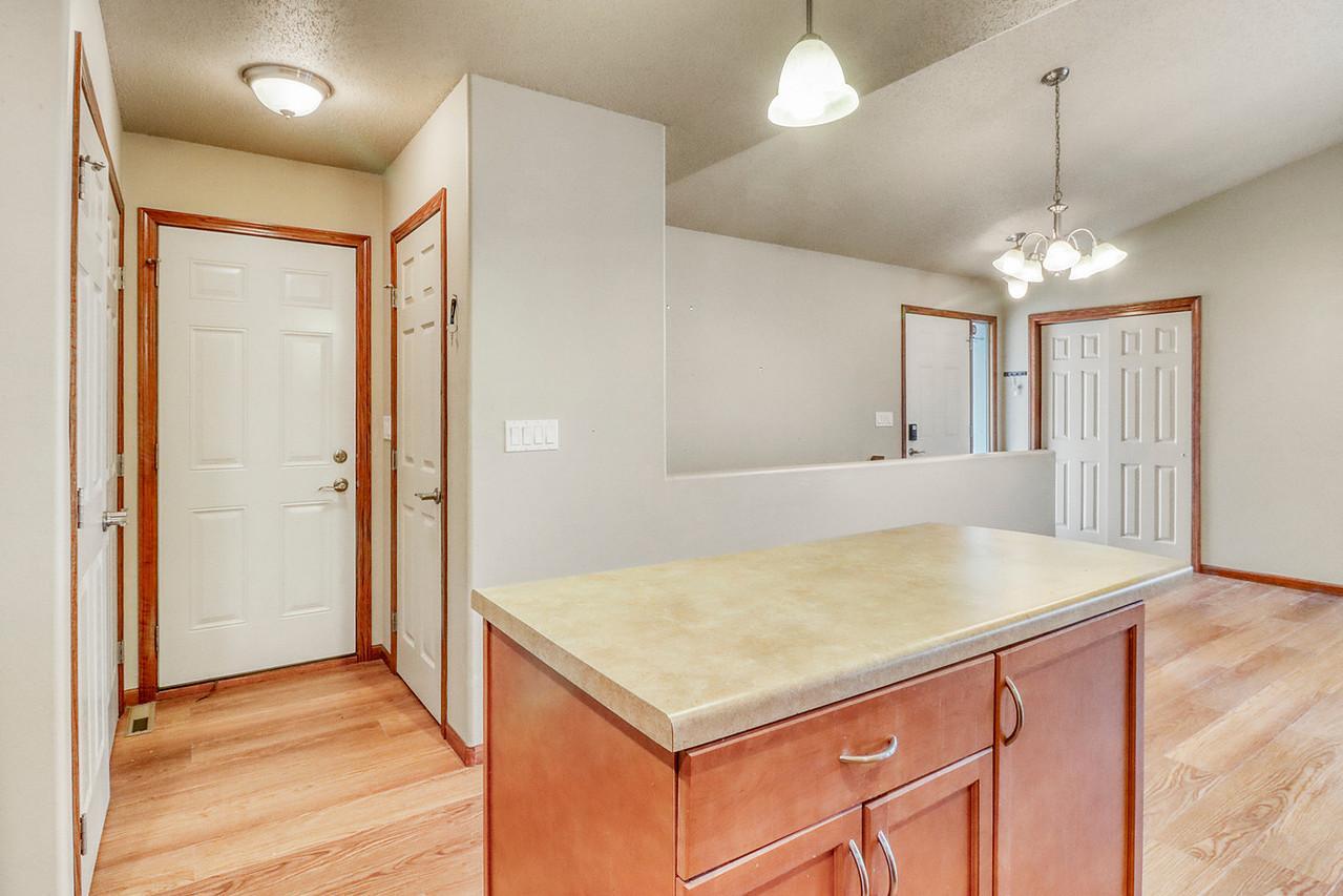 2006 twin home for sale at 1107 37th Ave S in Moorhead, MN — 4 bed, 3 bath (photo 7 of 44)