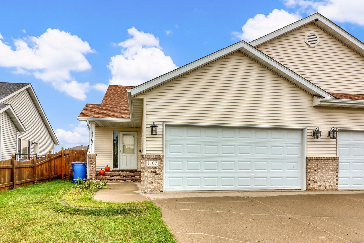 2006 twin home for sale at 1107 37th Ave S in Moorhead, MN — 4 bed, 3 bath
