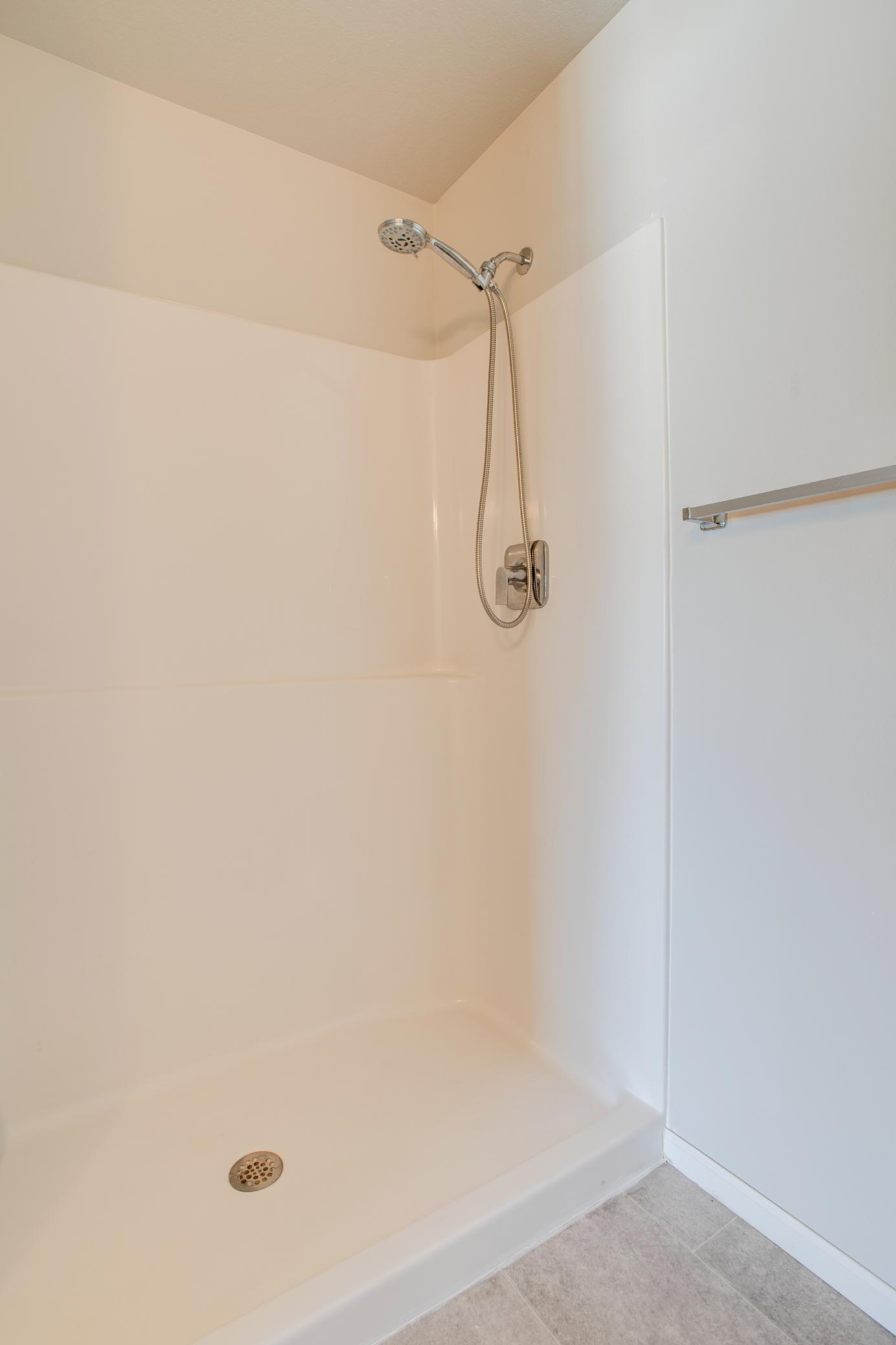 2023 twin home for sale at 1453 69th Avenue S in Fargo, ND — 3 bed, 2 bath (photo 22 of 35)